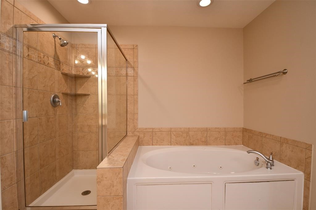 919 Fisher Street D Property Photo 27