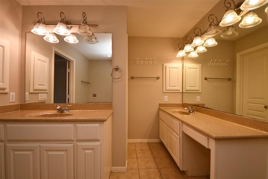 919 Fisher Street D Property Photo 28