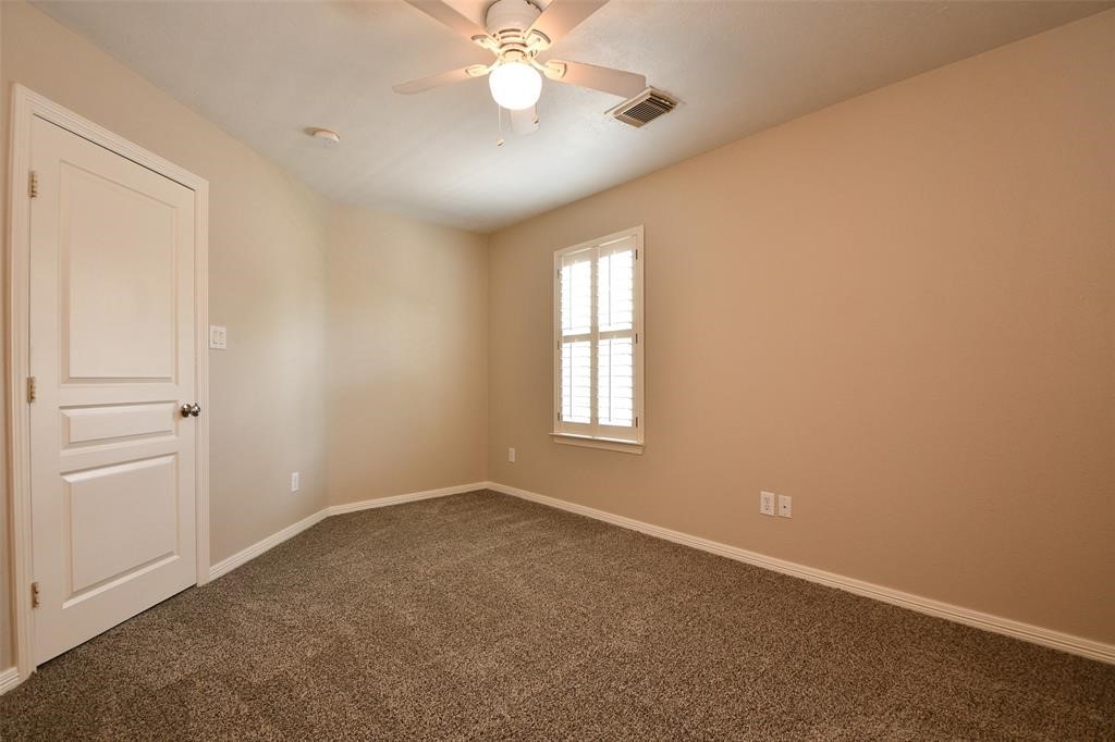 919 Fisher Street D Property Photo 32