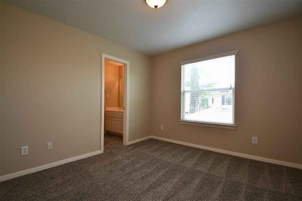 919 Fisher Street D Property Photo 37