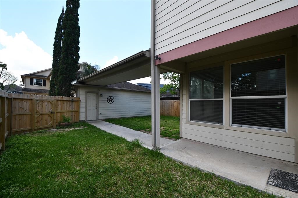 919 Fisher Street D Property Photo 39
