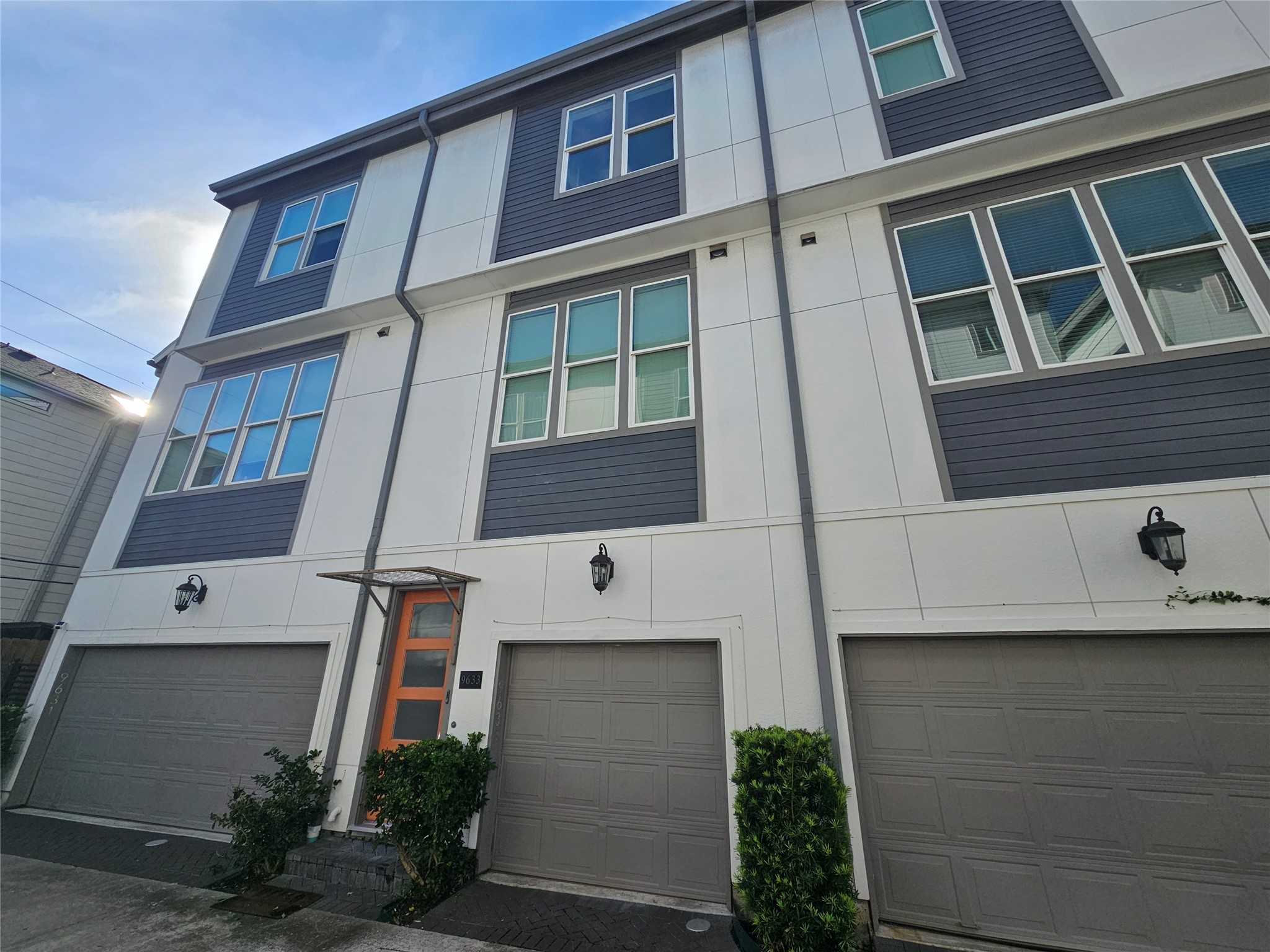 9633 Riddlewood Lane Property Photo 1