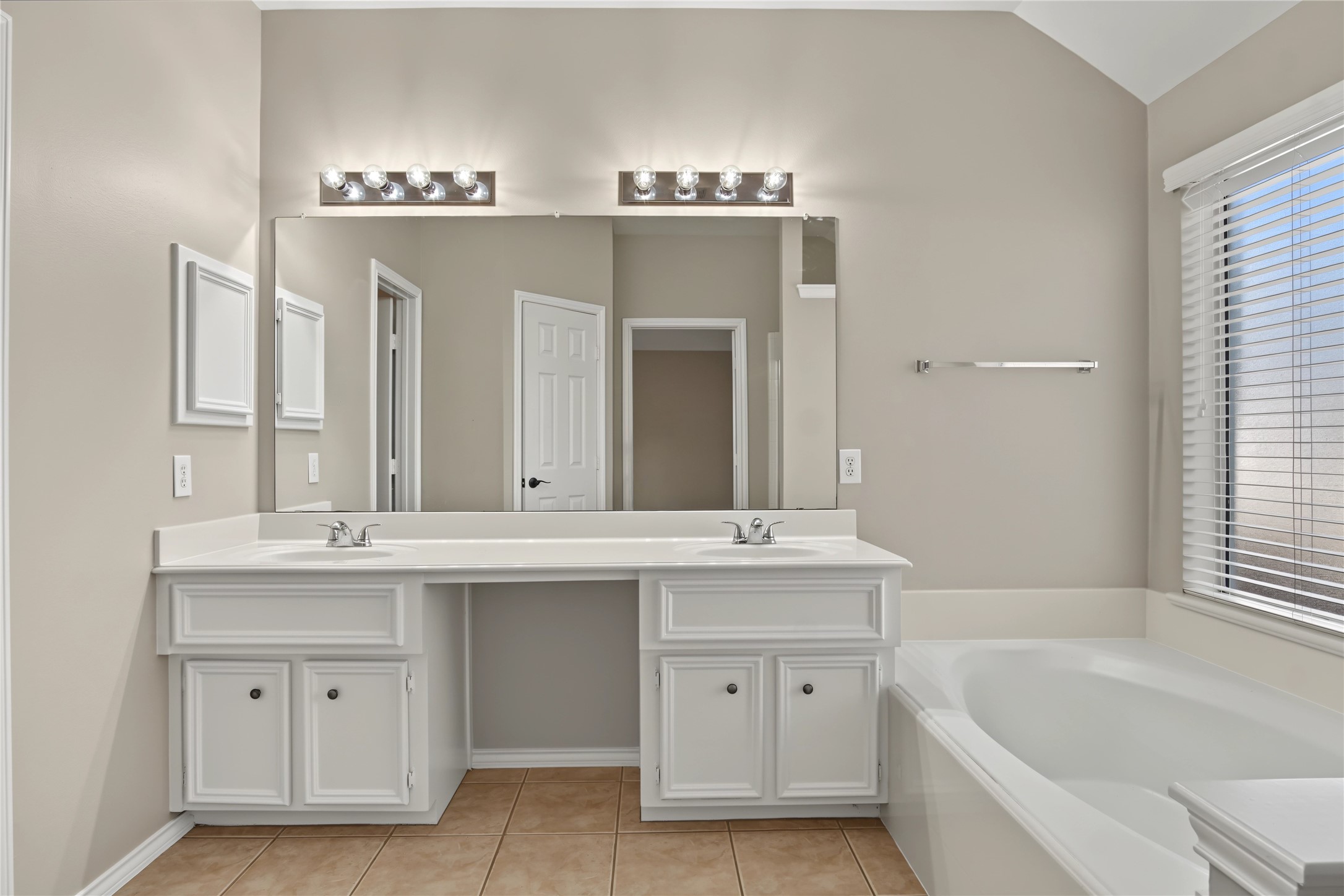 15355 Ochre Leaf Trail Property Photo 29