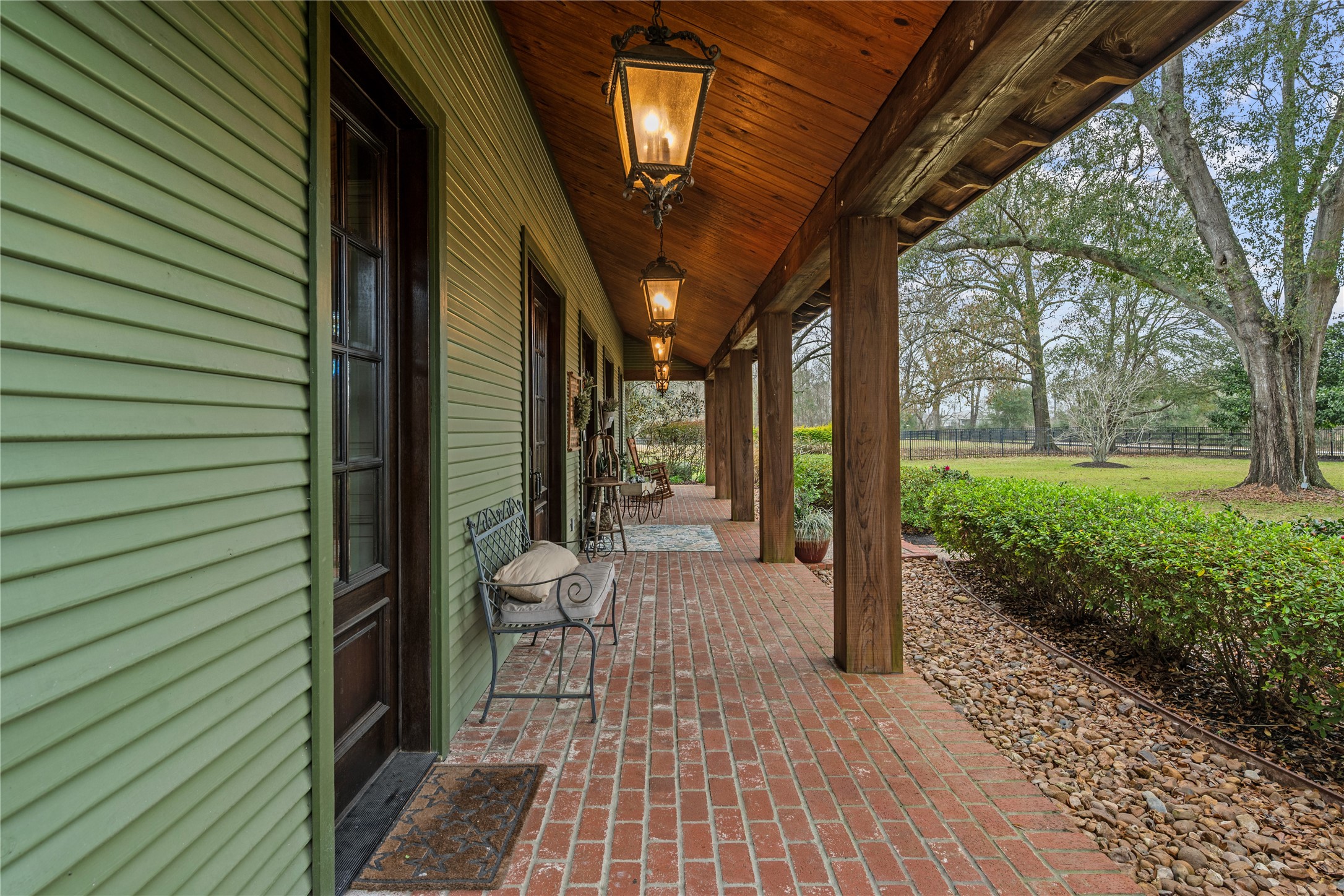 1395 Ford Avenue Property Photo 3