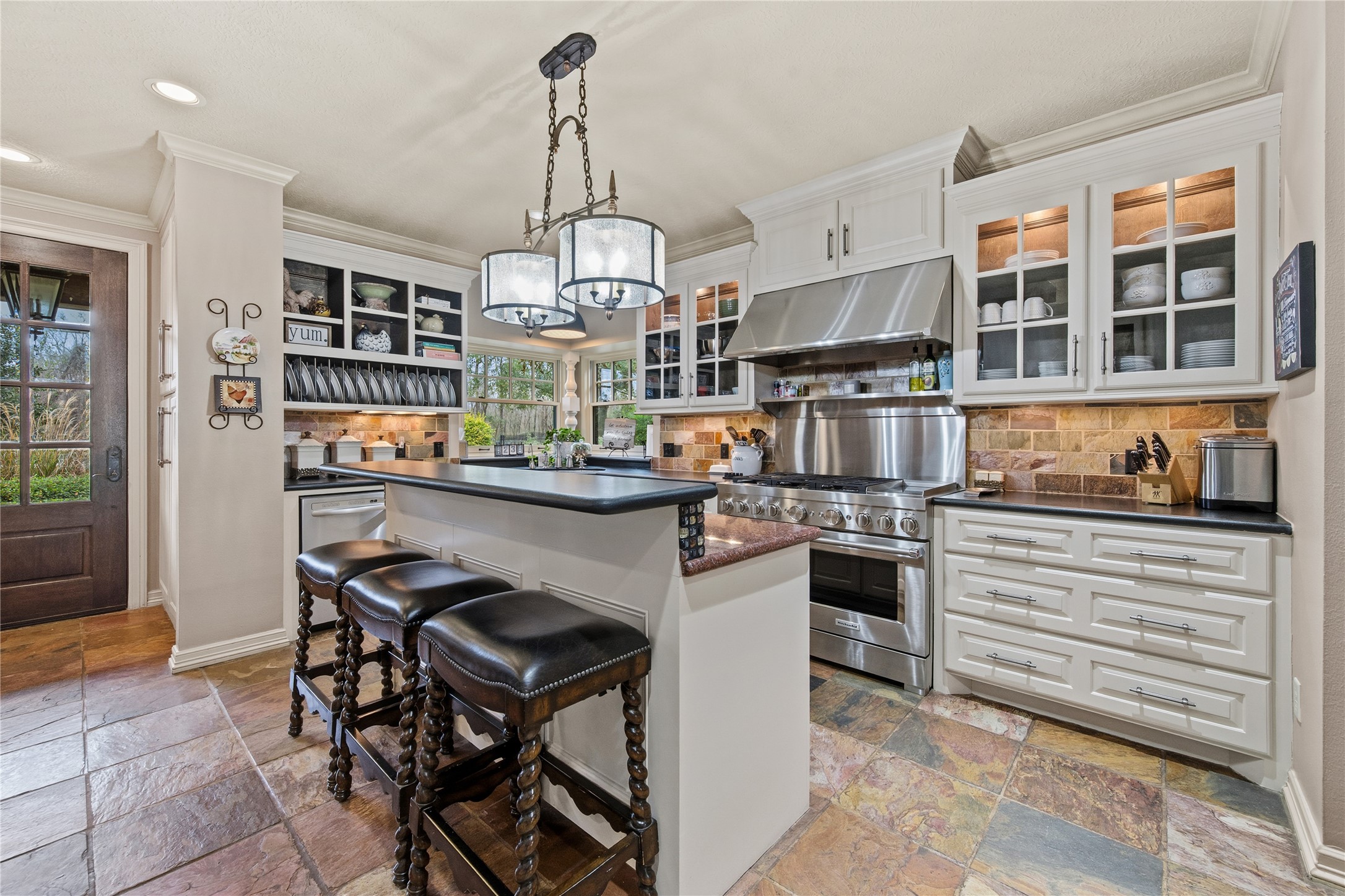 1395 Ford Avenue Property Photo 12