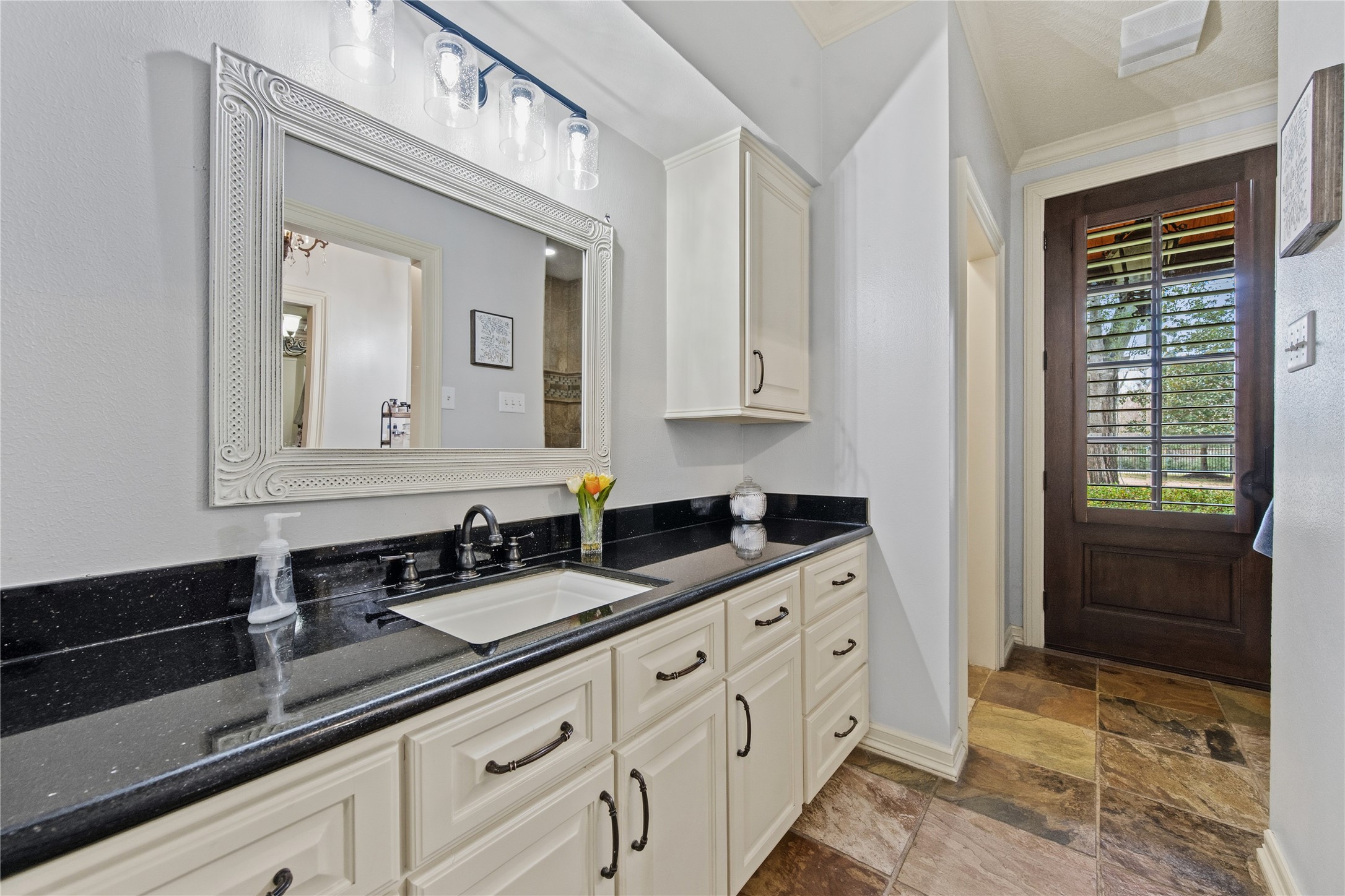 1395 Ford Avenue Property Photo 17