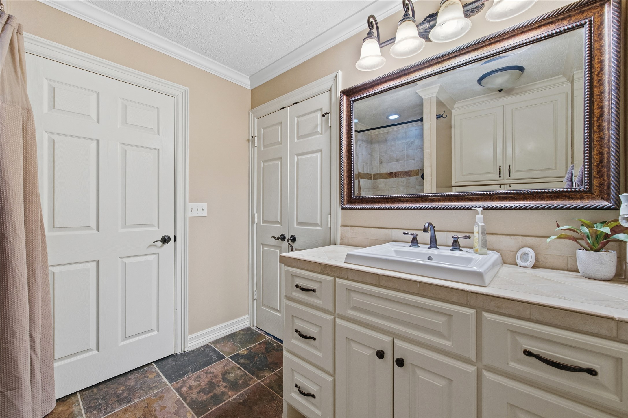 1395 Ford Avenue Property Photo 32