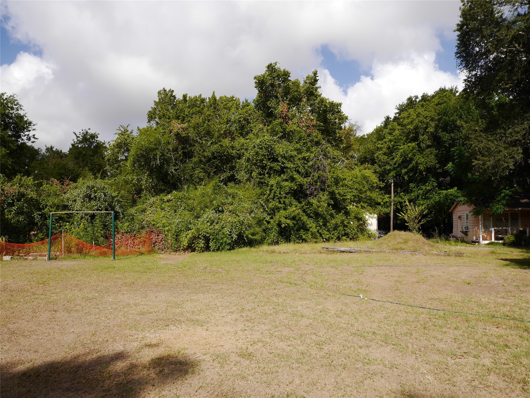 613 Danover Street Property Photo 3