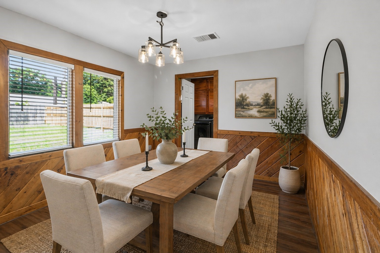 2027 Ottawa Lane Property Photo 2