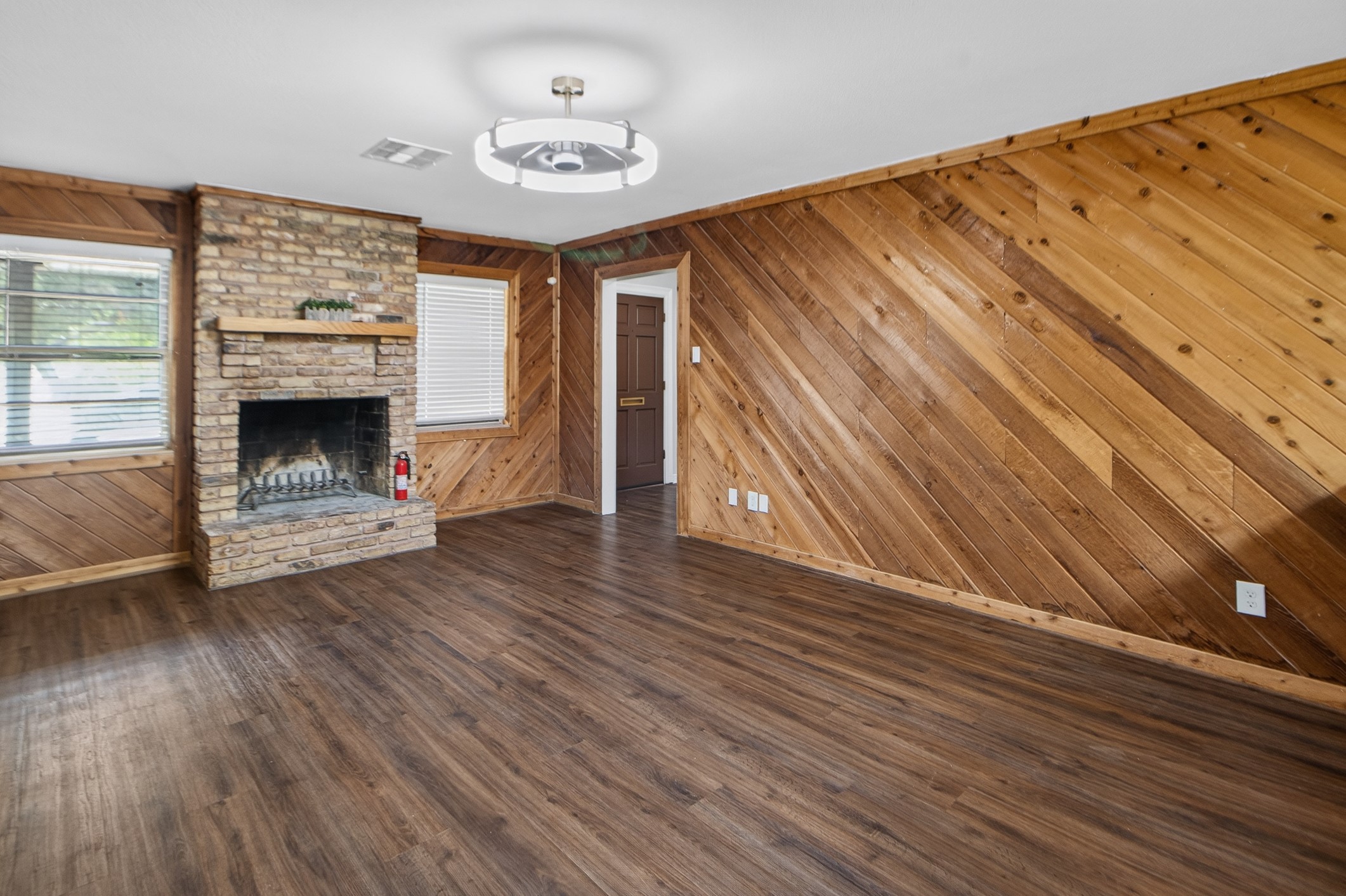 2027 Ottawa Lane Property Photo 11