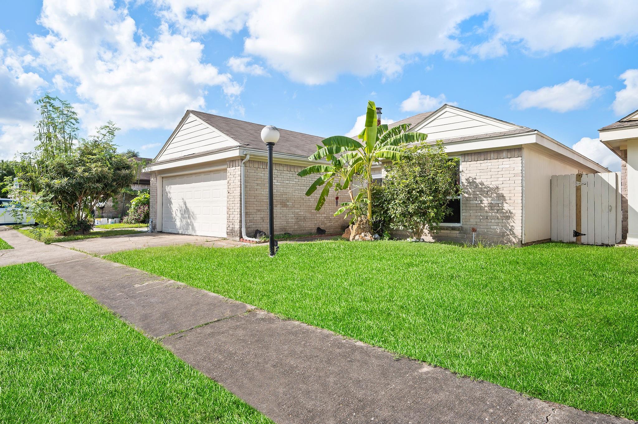 6122 Havendale Drive Property Photo 2