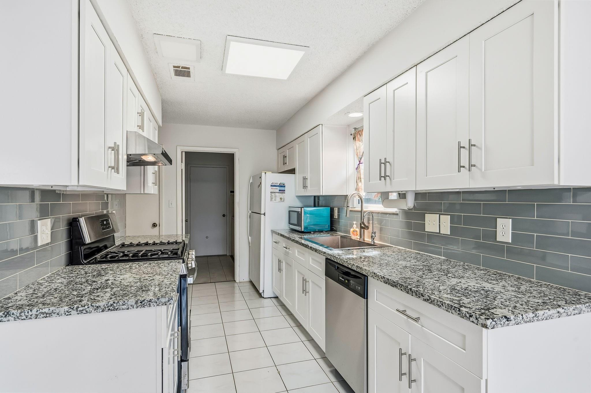 6122 Havendale Drive Property Photo 14