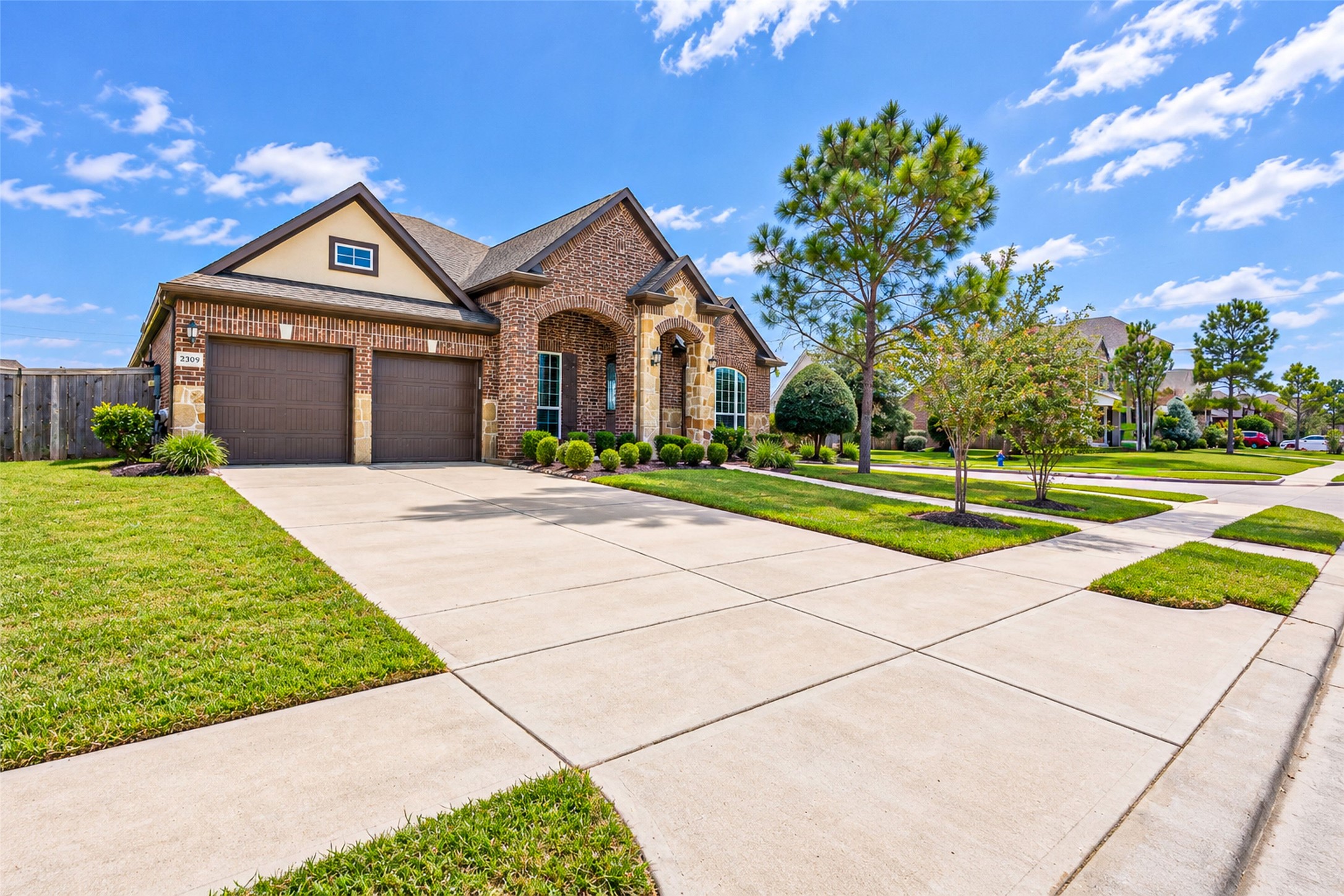 2309 Rosehill Garden Trail Property Photo 2
