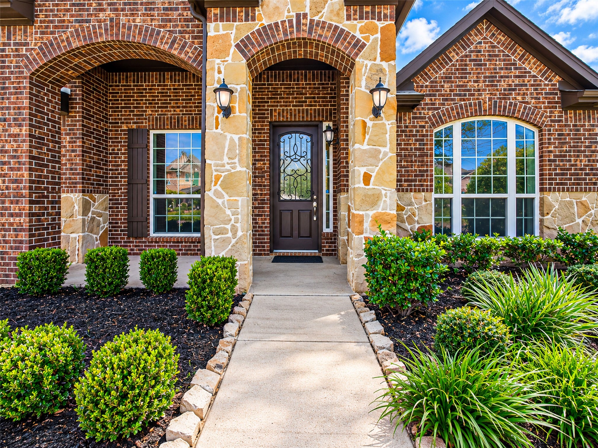 2309 Rosehill Garden Trail Property Photo 4