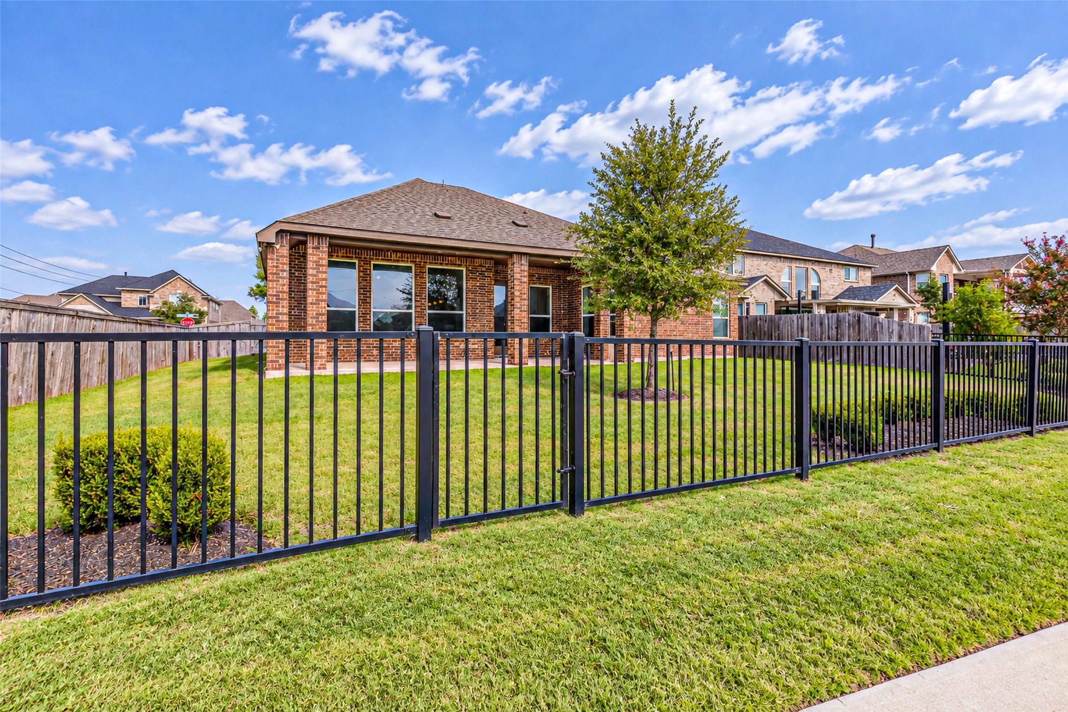 2309 Rosehill Garden Trail Property Photo 32