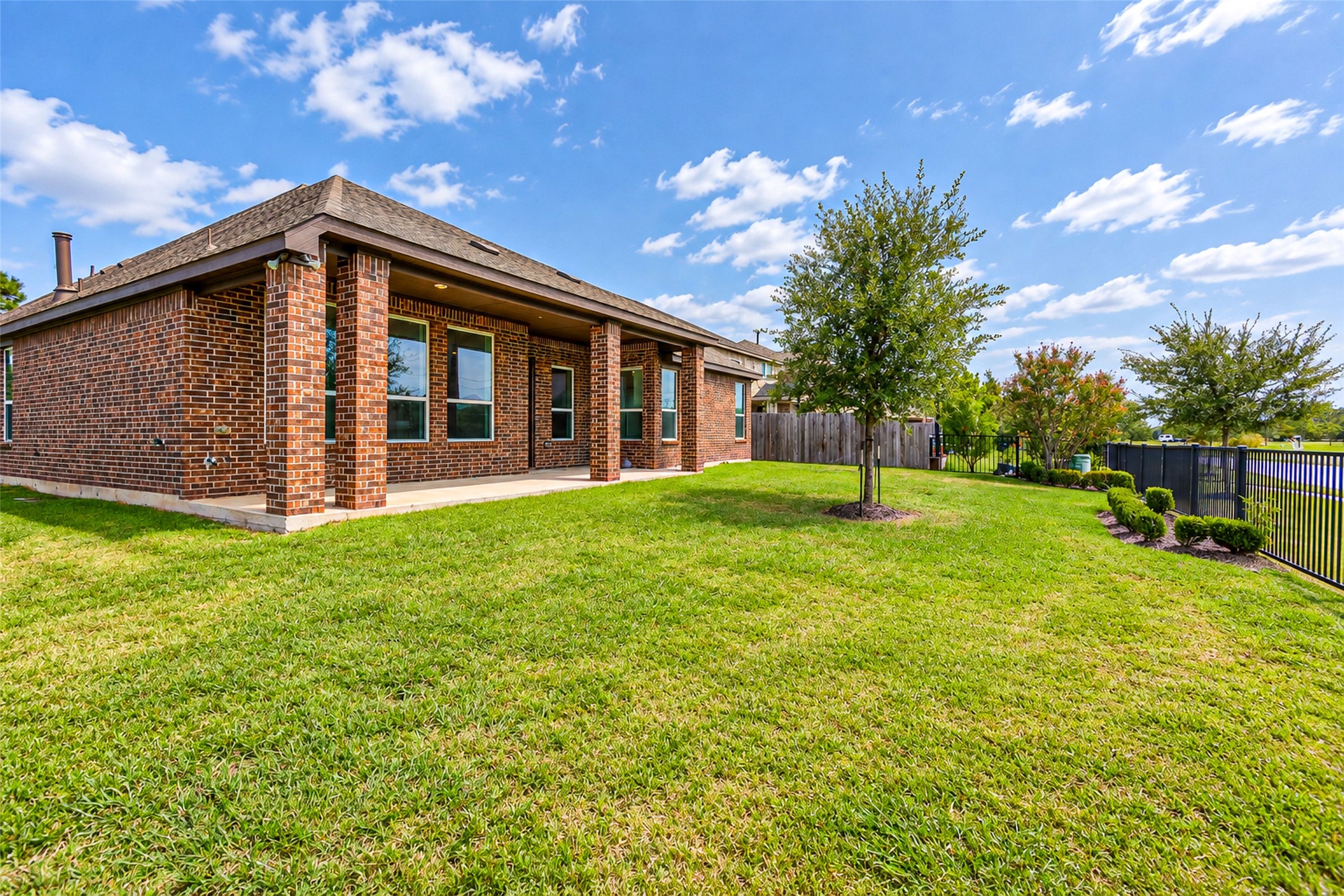 2309 Rosehill Garden Trail Property Photo 34