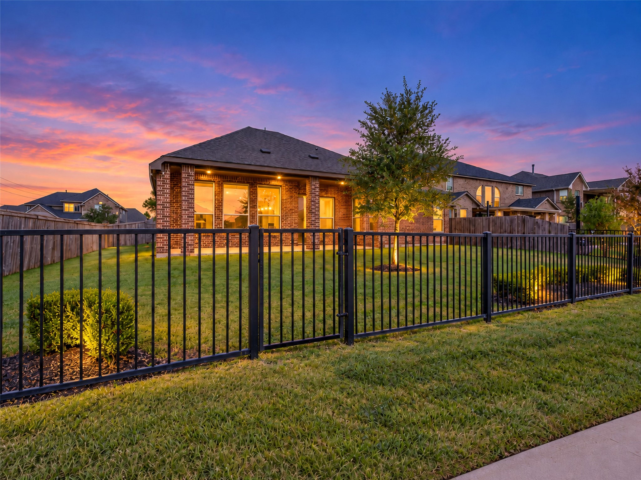 2309 Rosehill Garden Trail Property Photo 37