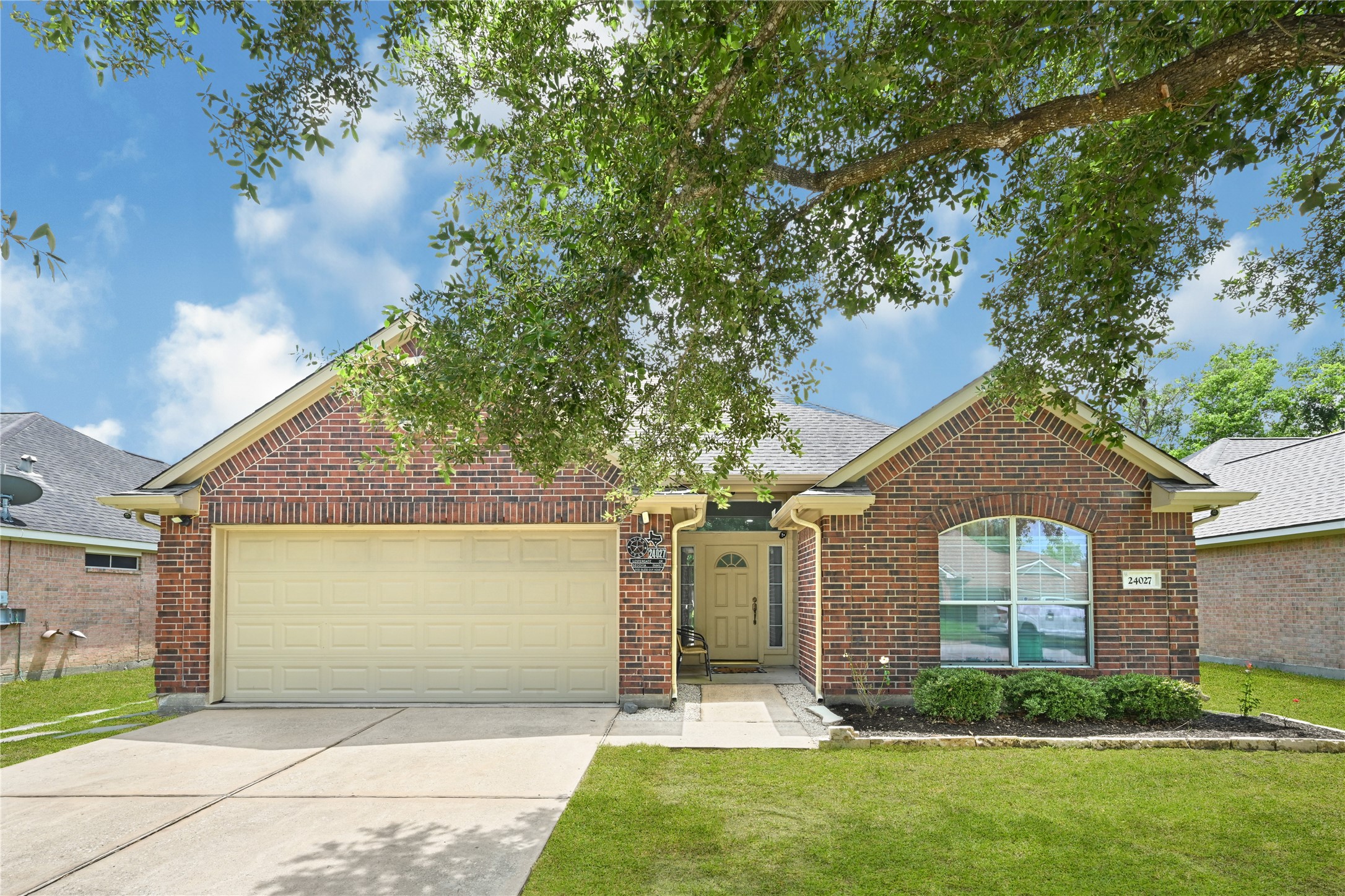 24027 Lestergate Drive Property Photo 1