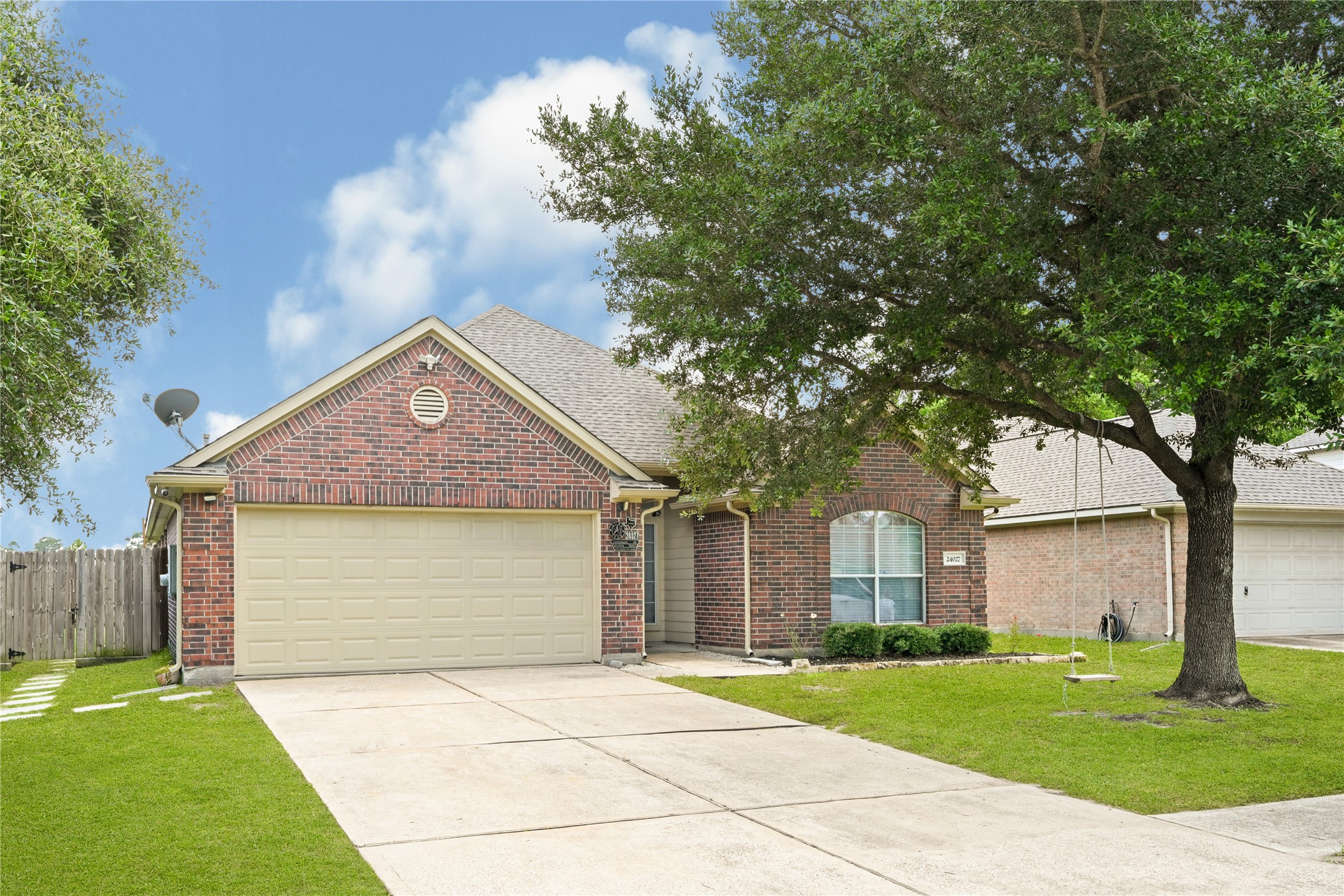 24027 Lestergate Drive Property Photo 2