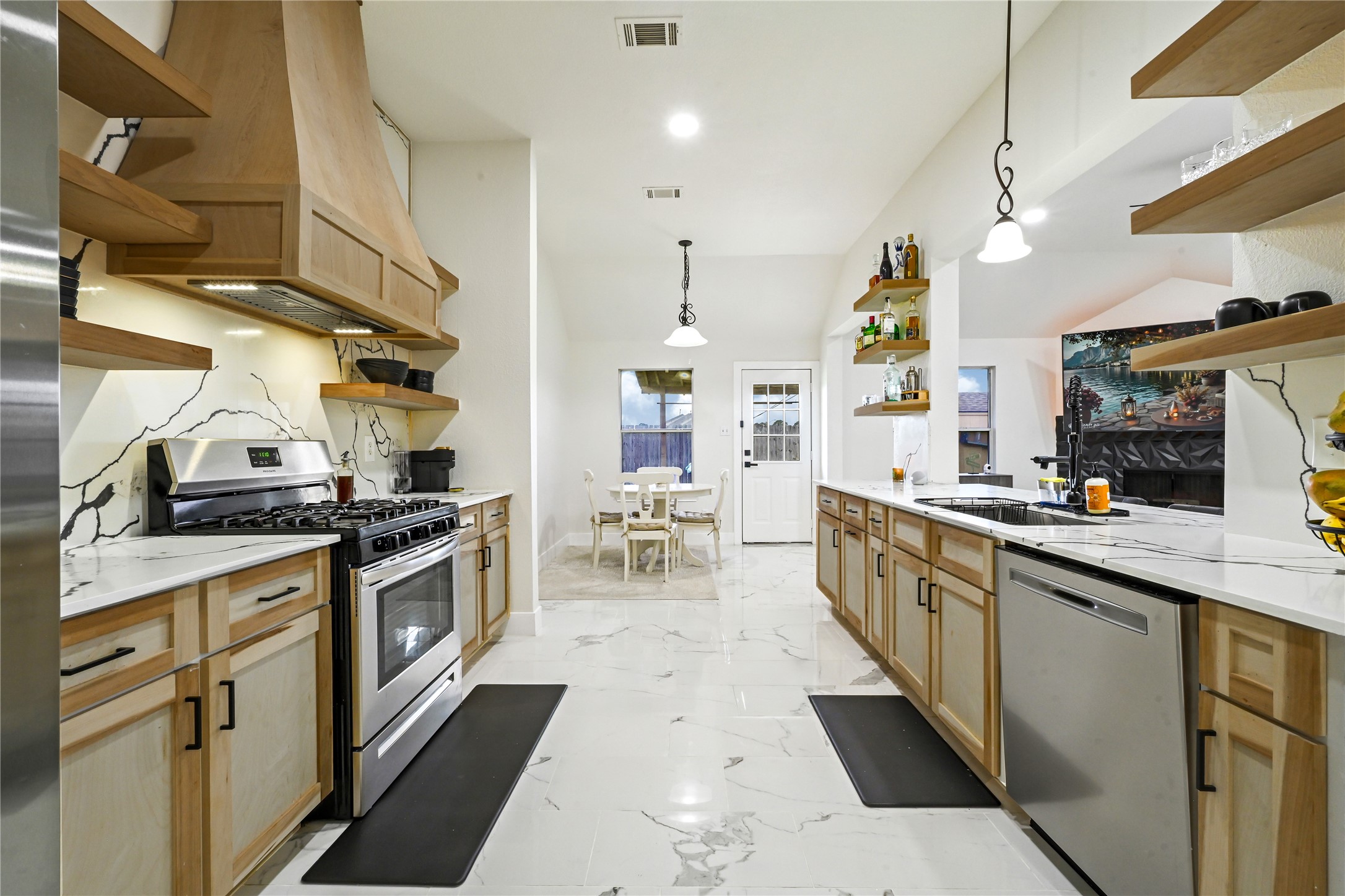 24027 Lestergate Drive Property Photo 11