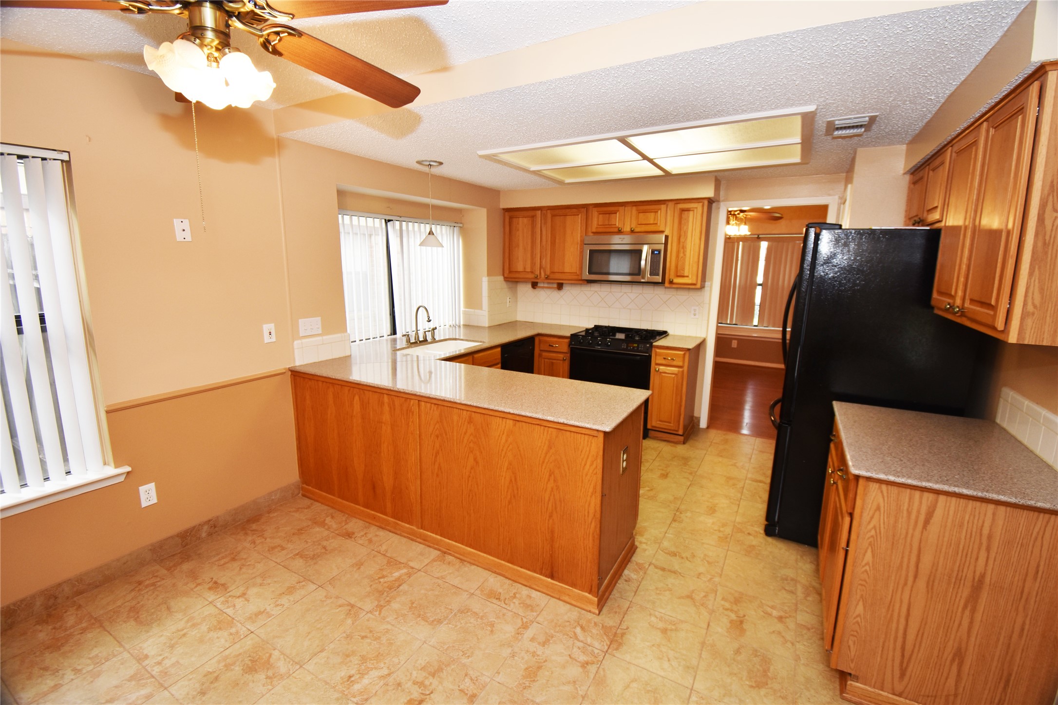 3034 The Highlands Drive Property Photo 3