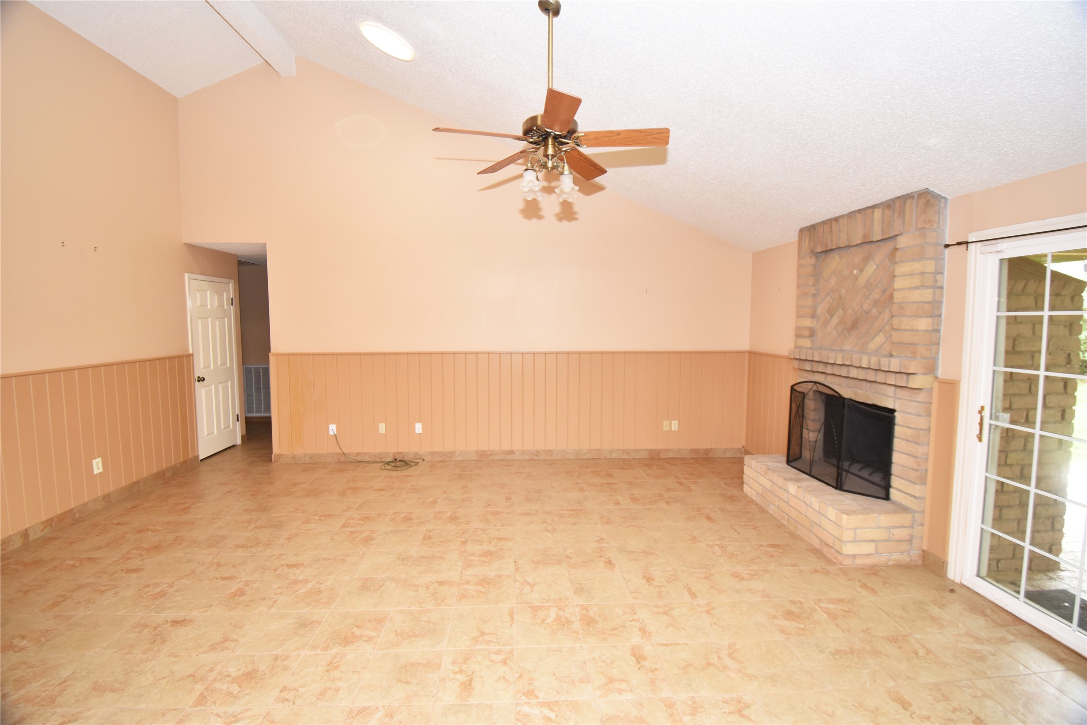 3034 The Highlands Drive Property Photo 5