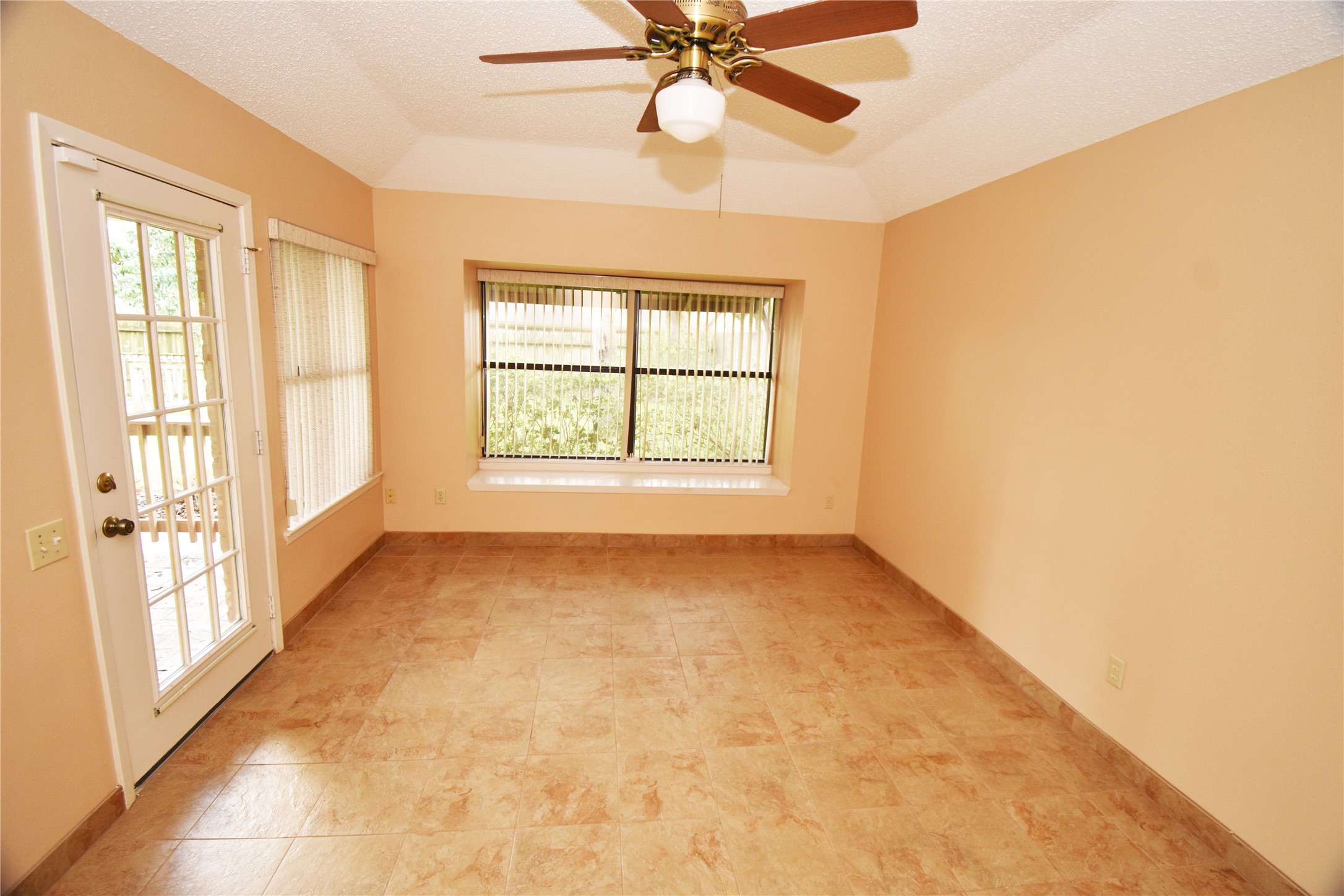 3034 The Highlands Drive Property Photo 8
