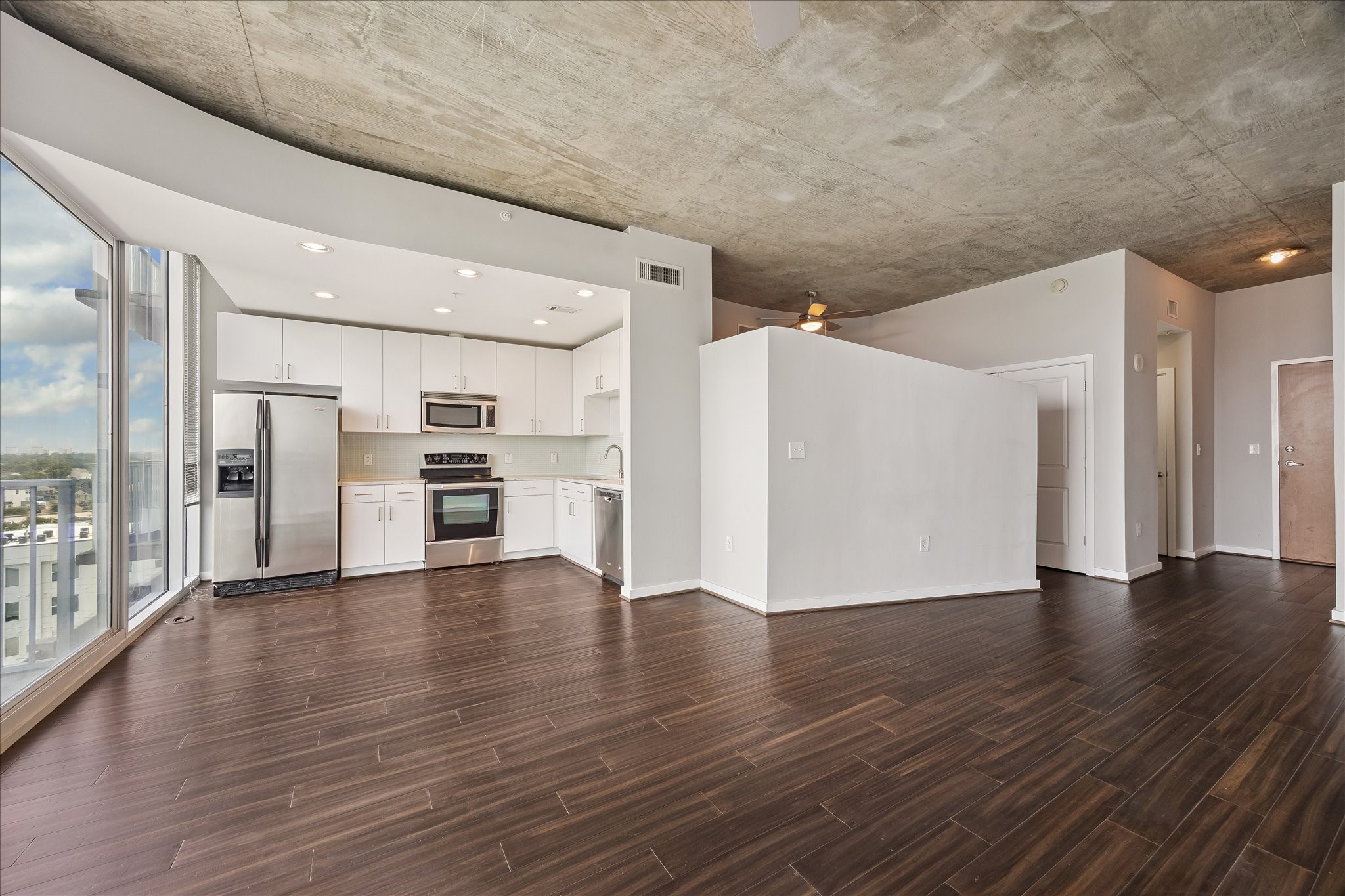 5925 Almeda Road 10913 Property Photo 6