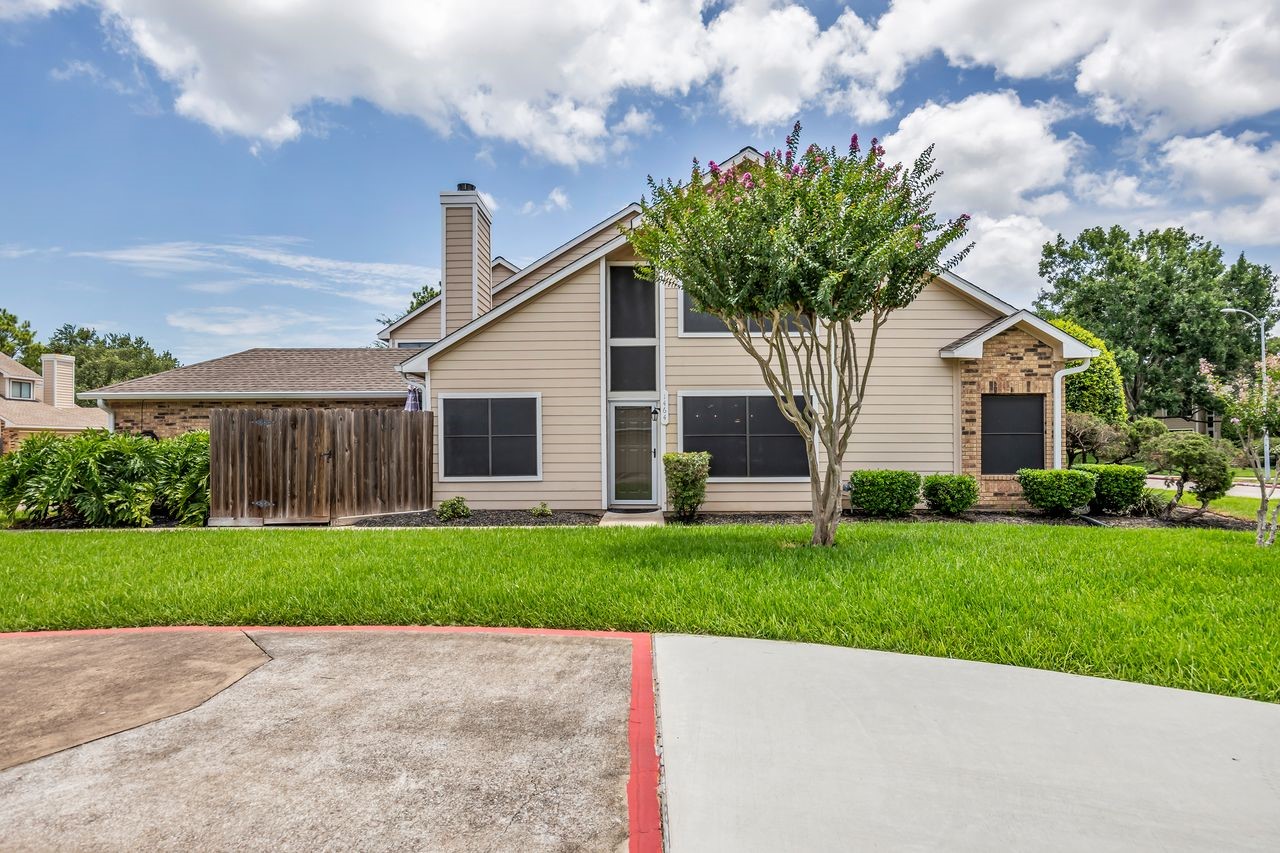 1464 Gemini Street Property Photo 1