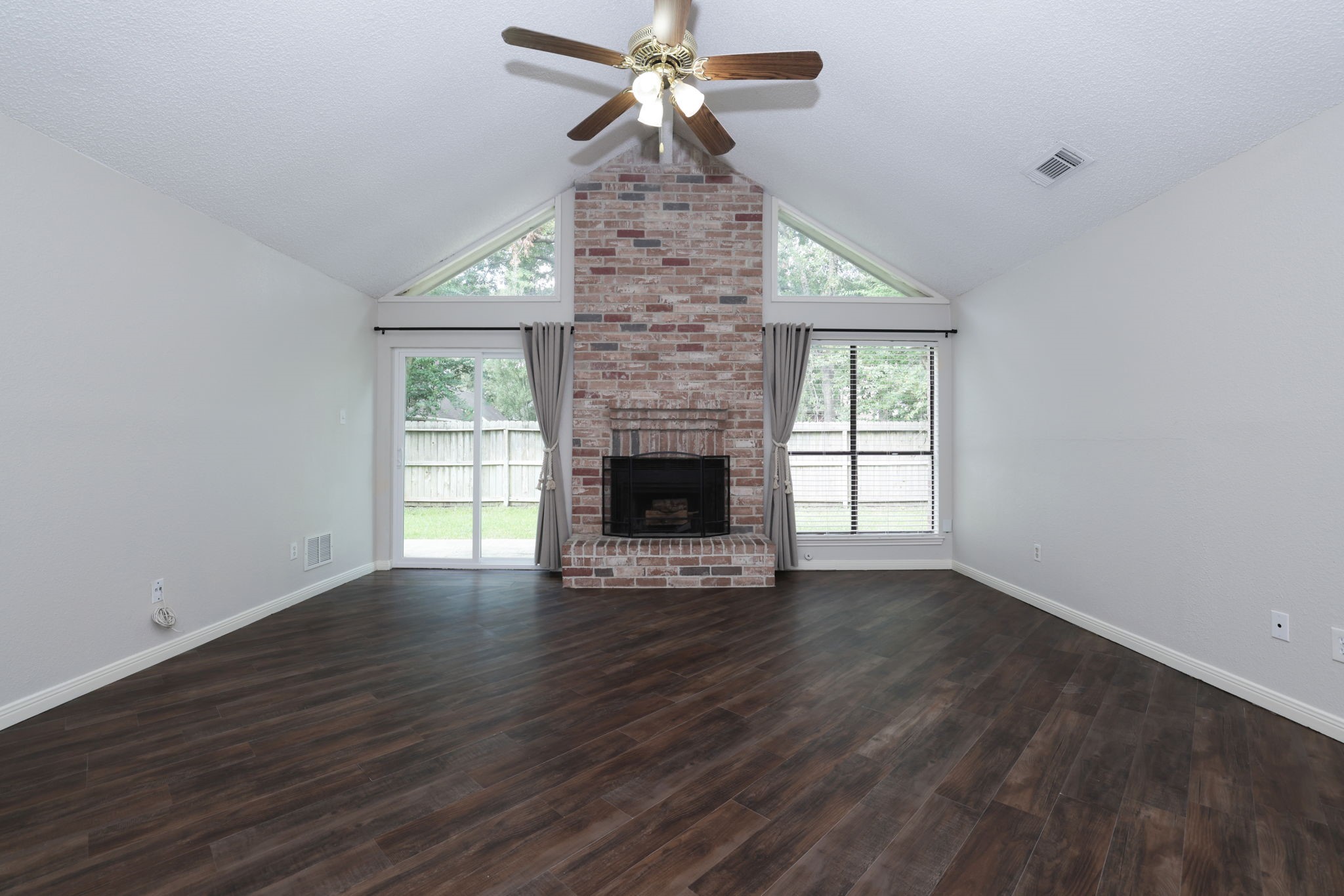 16035 Hollow Rock Drive Property Photo 10