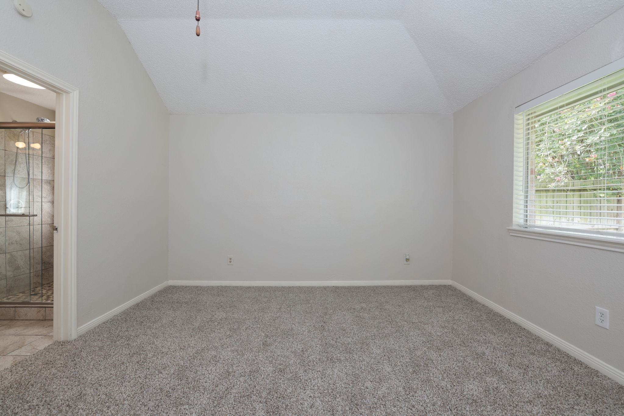 16035 Hollow Rock Drive Property Photo 19