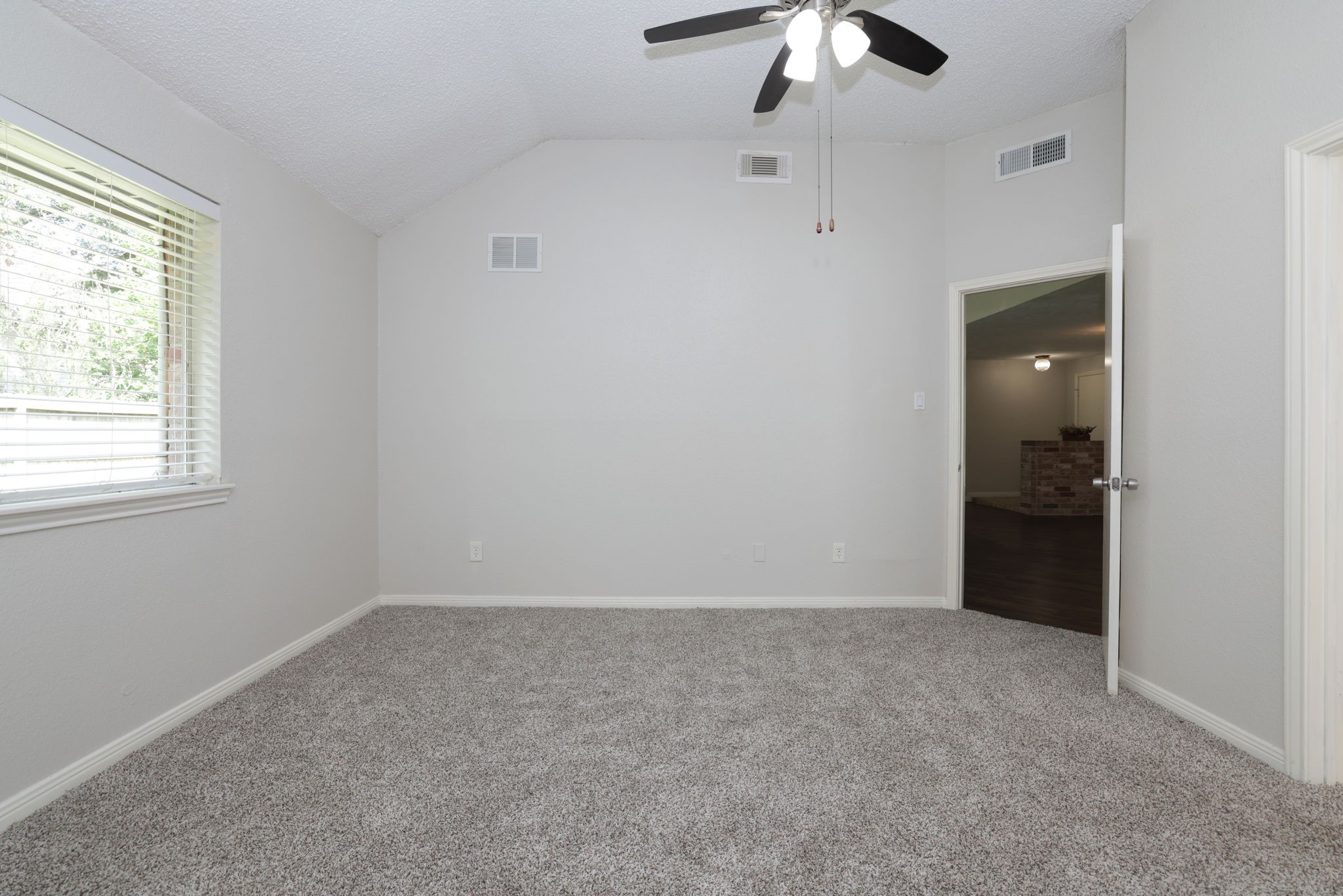 16035 Hollow Rock Drive Property Photo 20