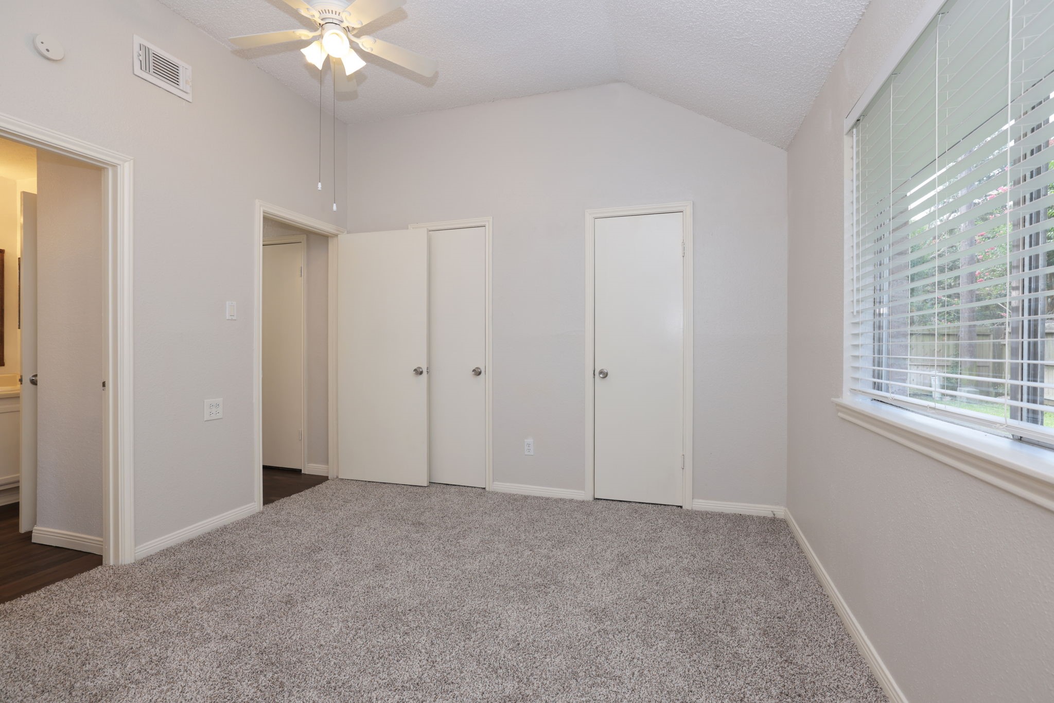 16035 Hollow Rock Drive Property Photo 29