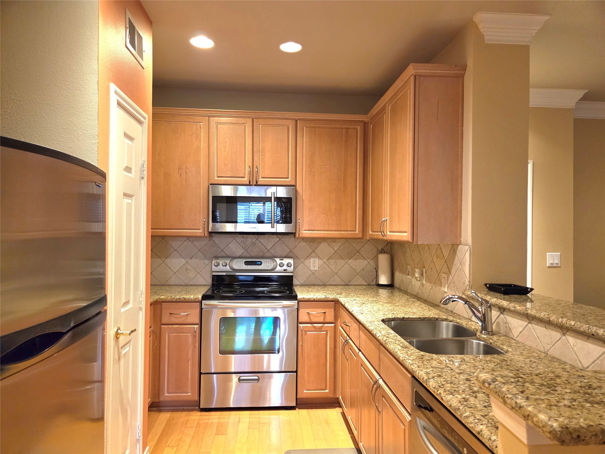 2400 Mccue Road 325 Property Photo 10