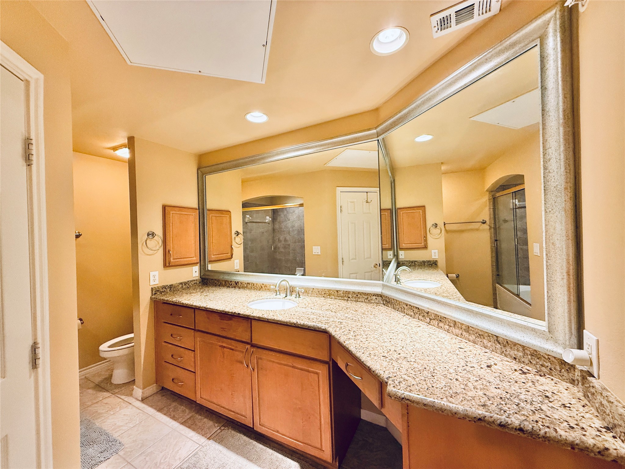 2400 Mccue Road 325 Property Photo 16