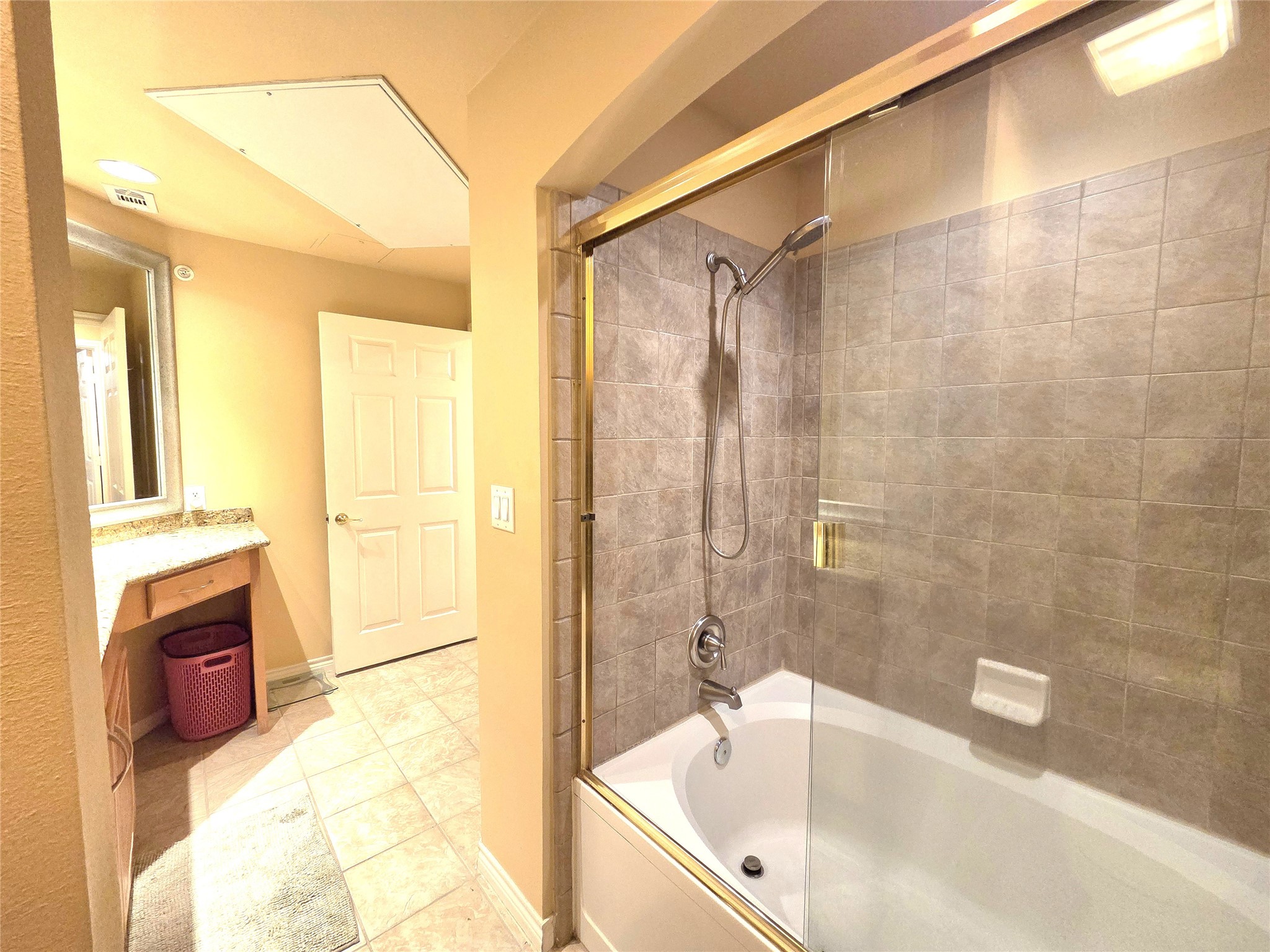 2400 Mccue Road 325 Property Photo 17