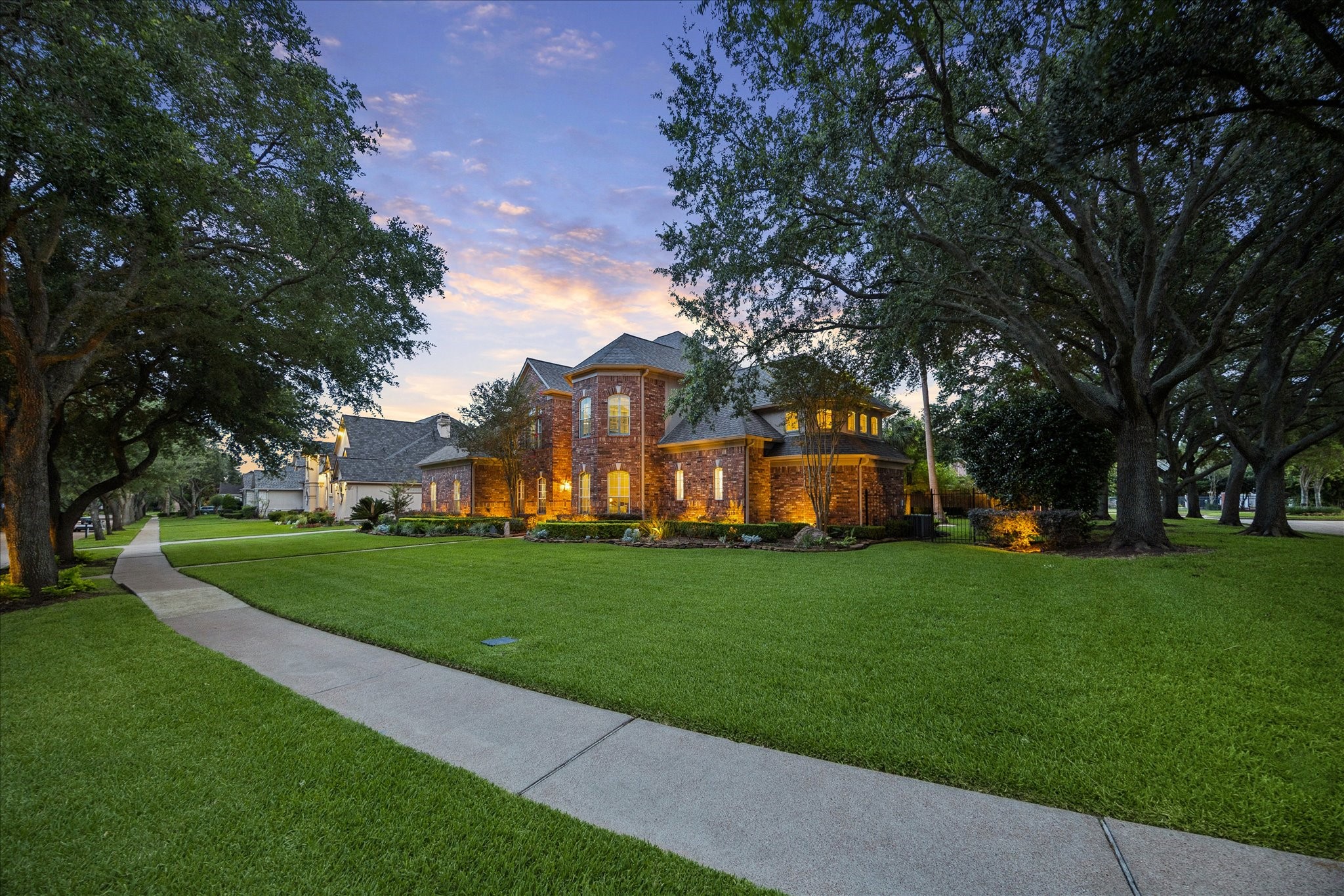 624 Lakeshore Drive Property Photo 4