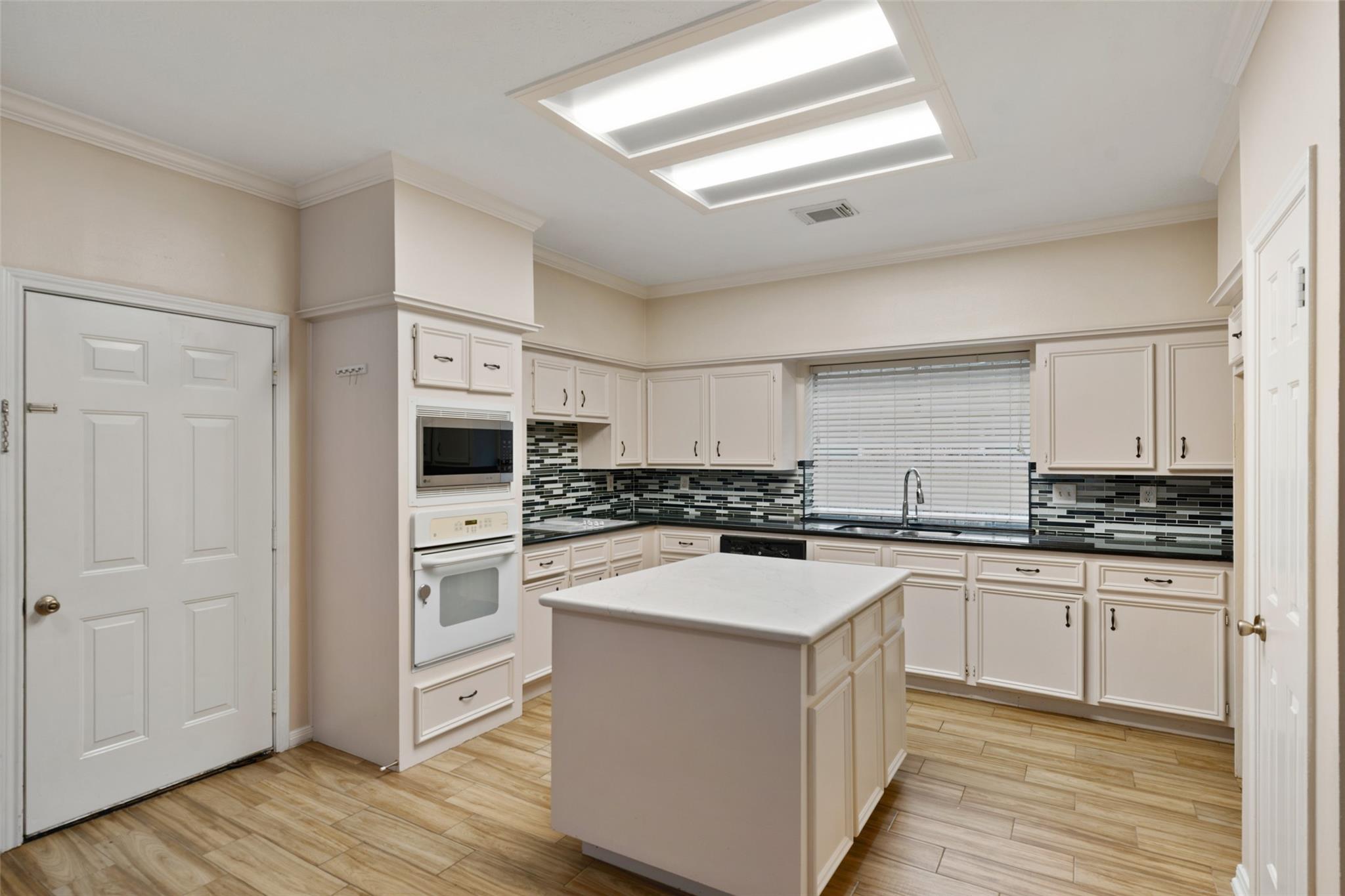 6014 Matt Road Property Photo 4