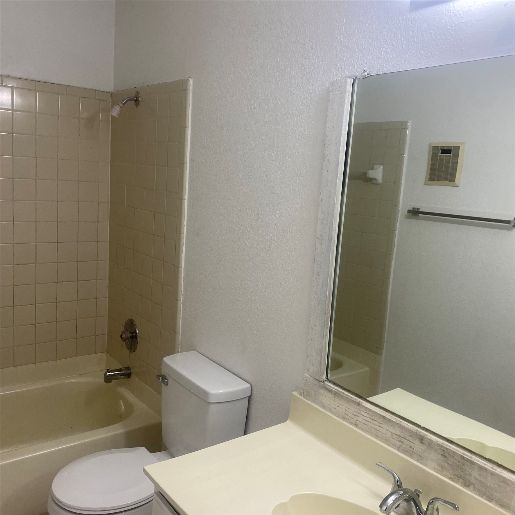 9797 Leawood 1414 Property Photo 3
