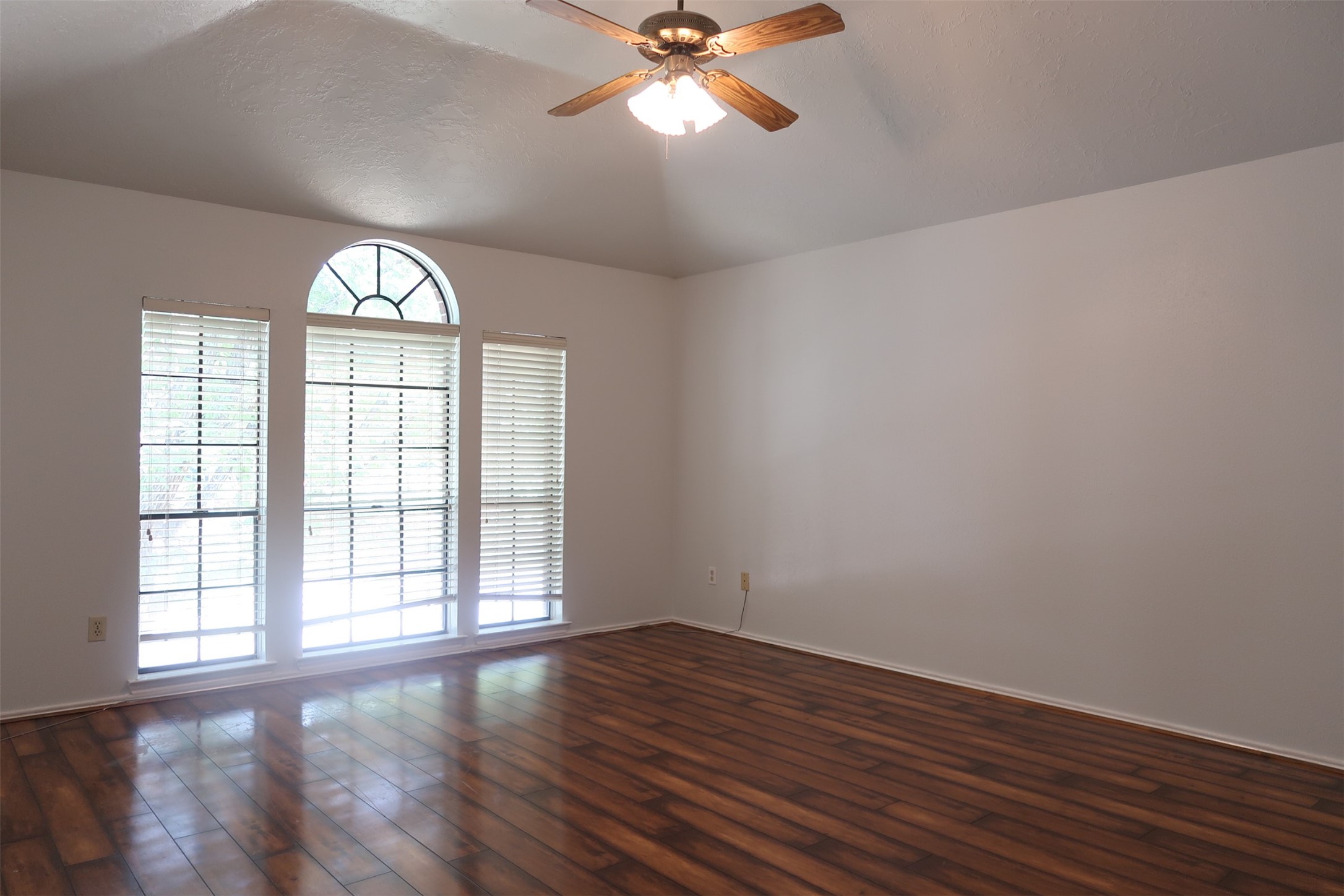 16507 Wellers Way Property Photo 8