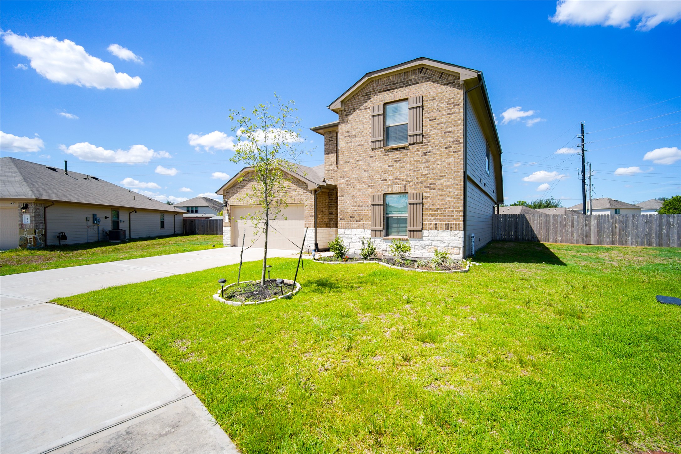 6802 Amber Cliff Lane Property Photo 1