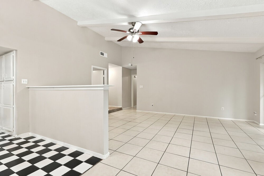5327 Enchanted Timbers Drive Property Photo 5