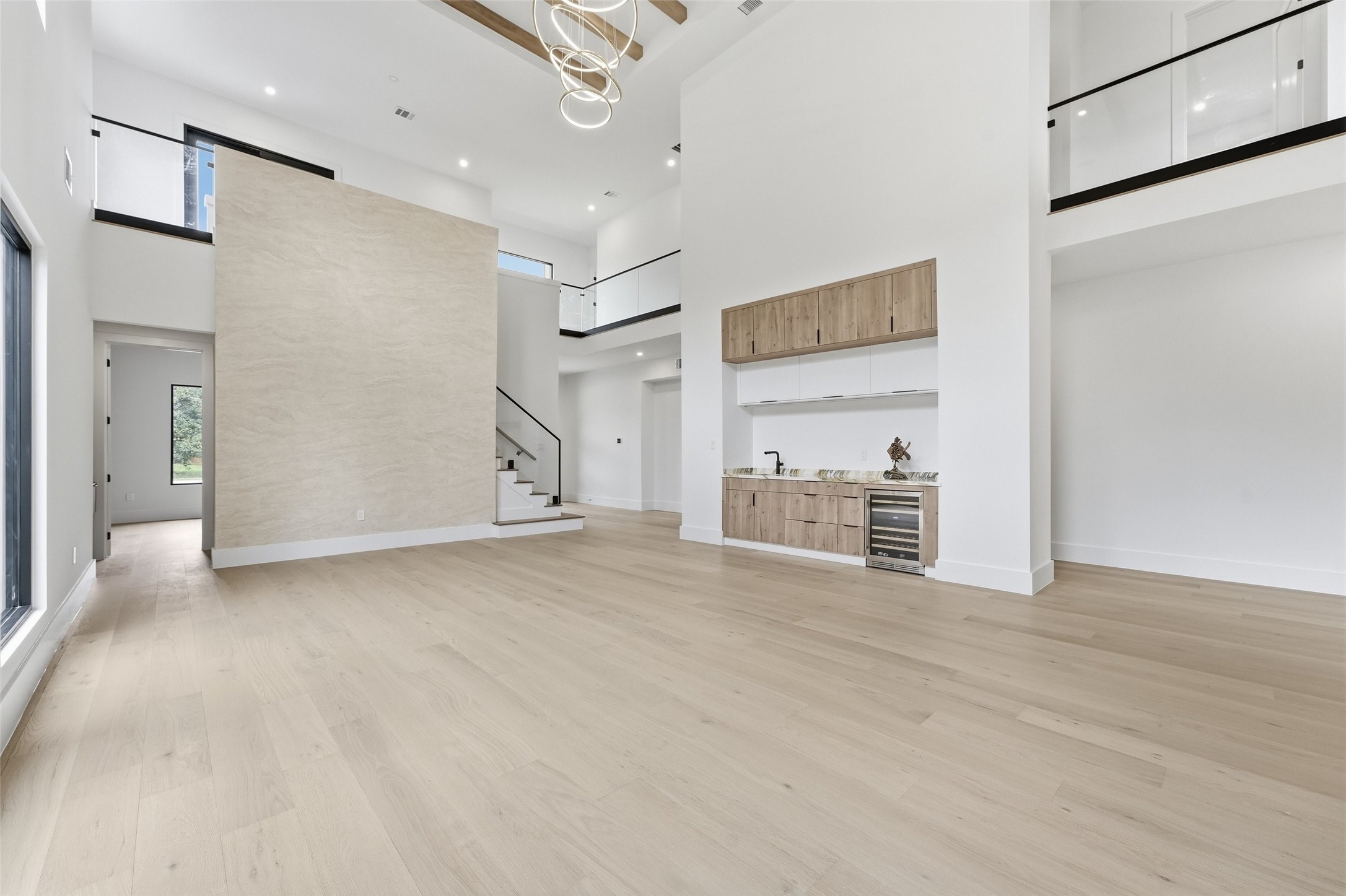 519 W 30th Street Property Photo 5