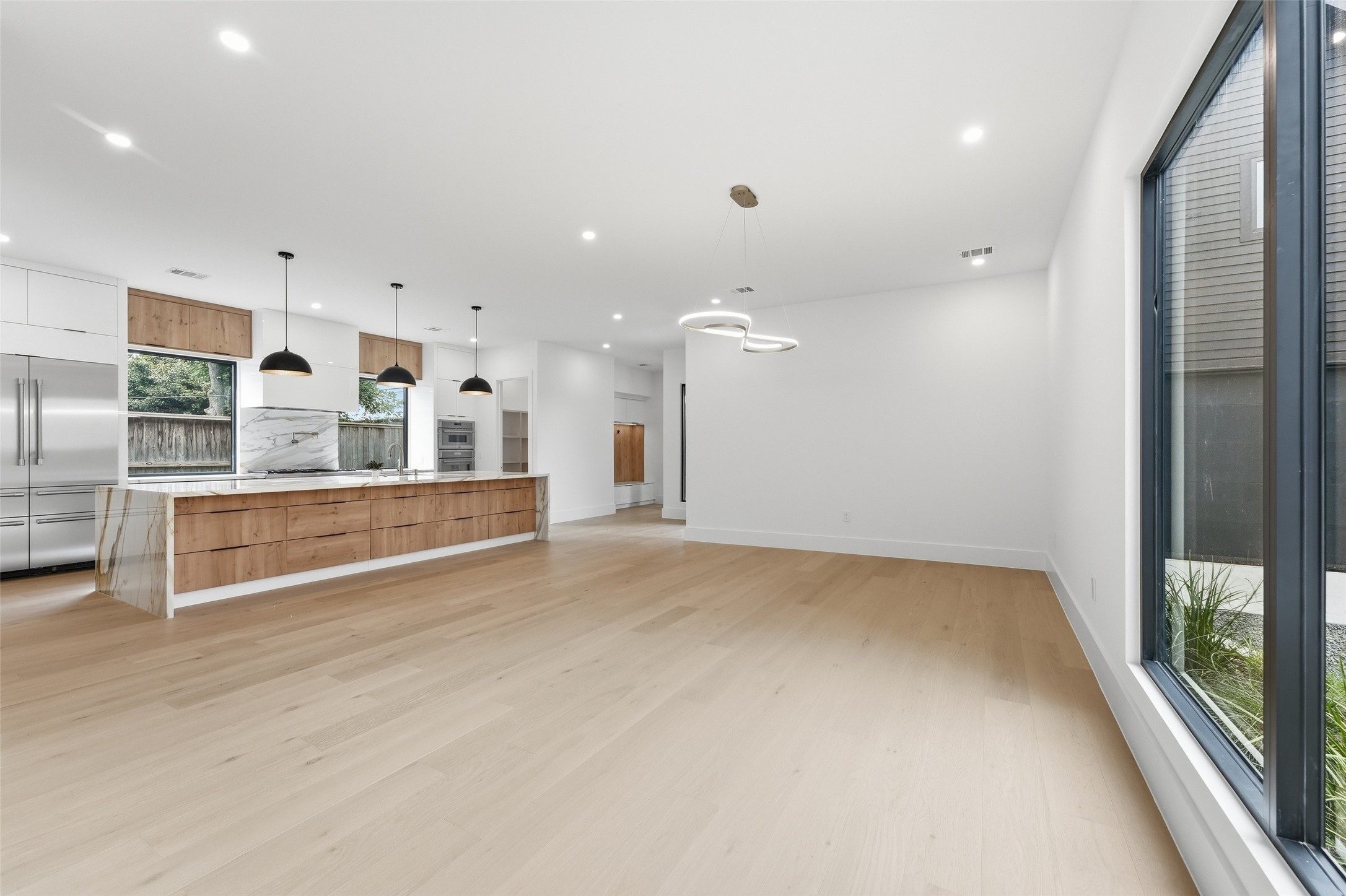 519 W 30th Street Property Photo 22
