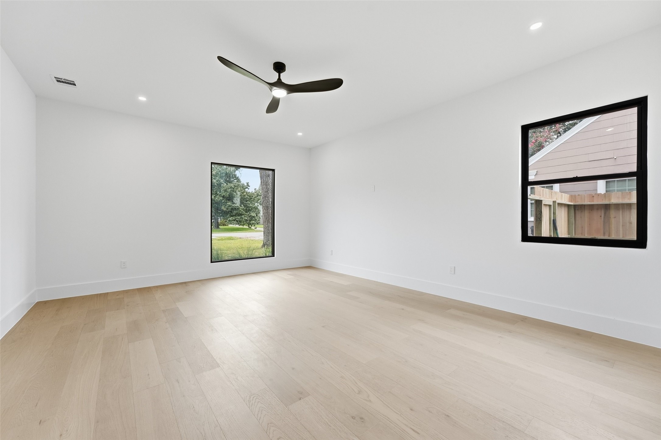 519 W 30th Street Property Photo 26