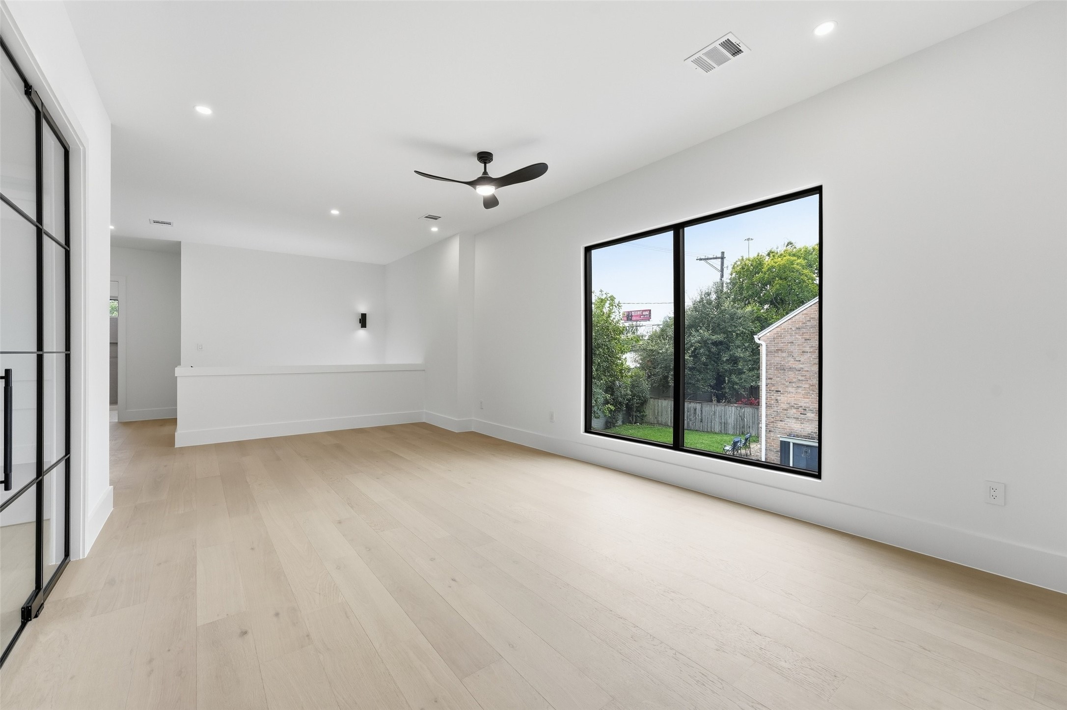 519 W 30th Street Property Photo 39