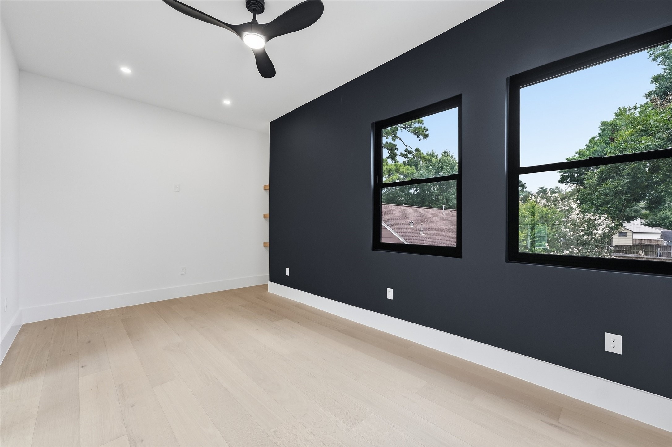 519 W 30th Street Property Photo 42