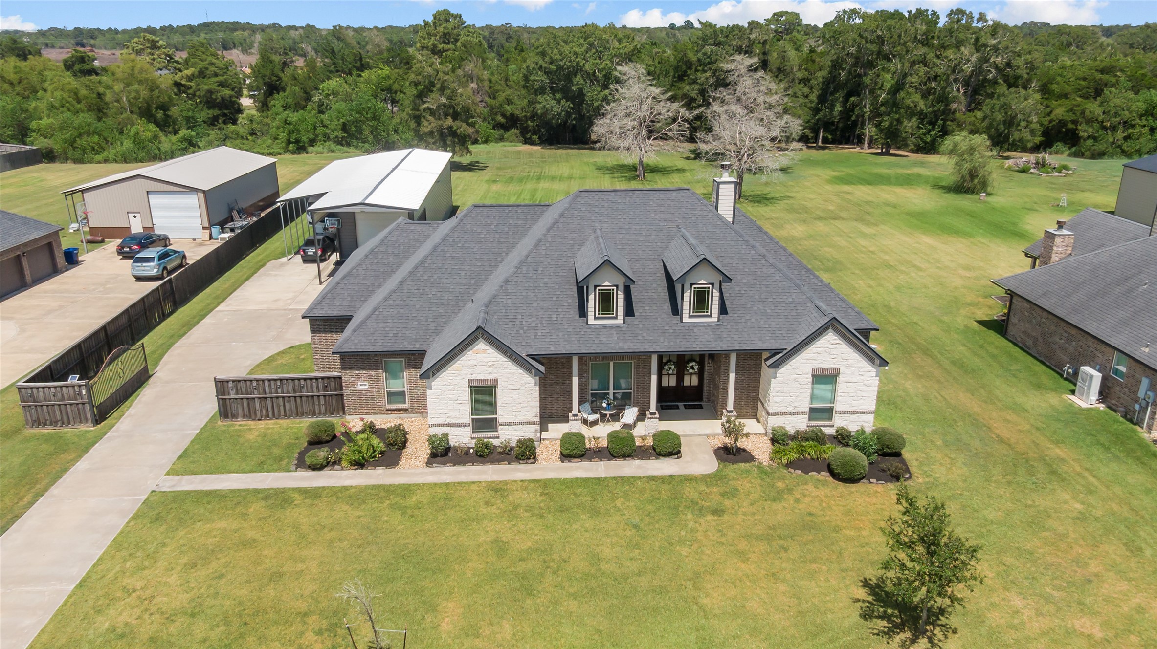 6726 Mulberry Bayou Drive Property Photo 4