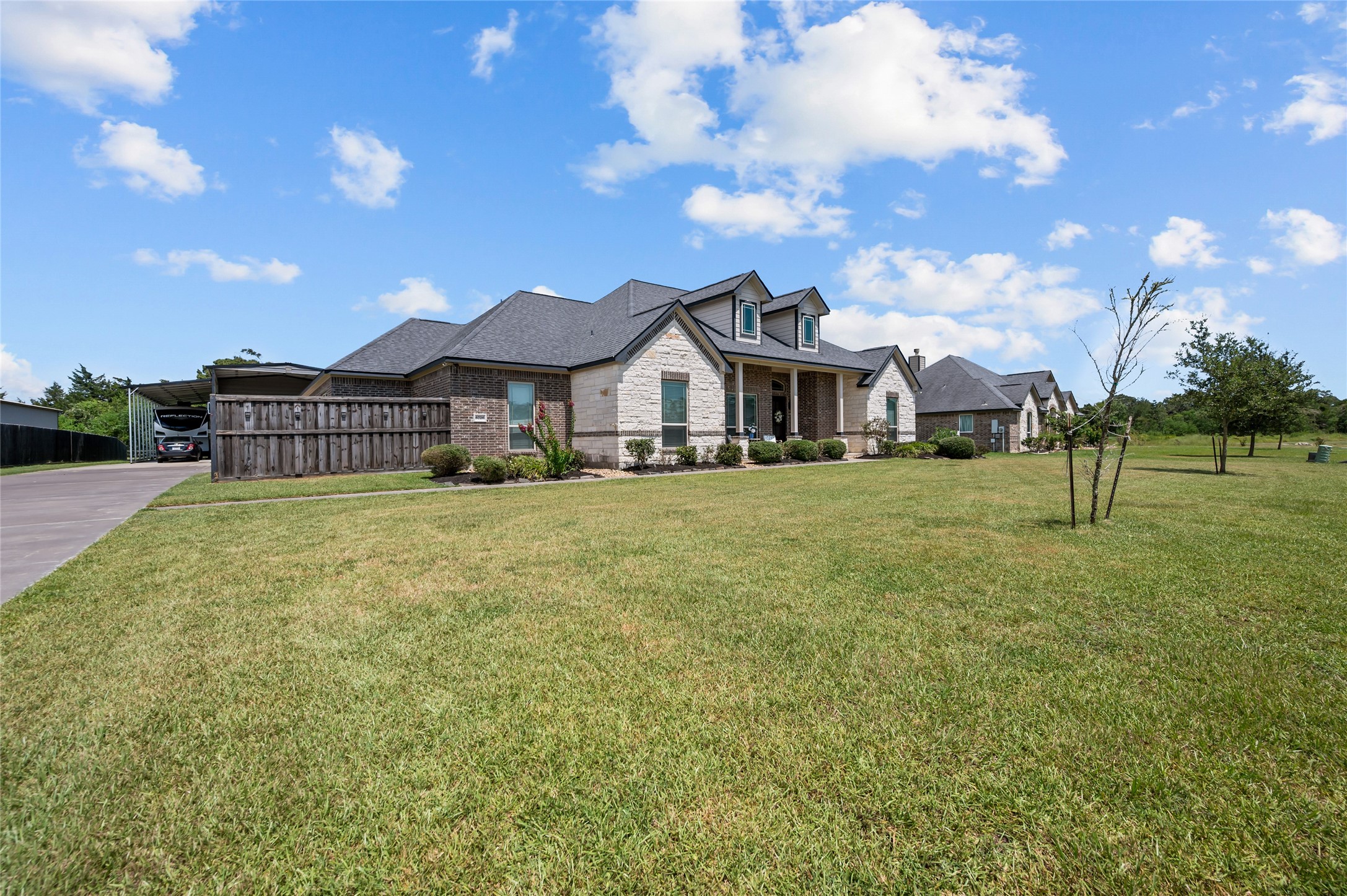 6726 Mulberry Bayou Drive Property Photo 5