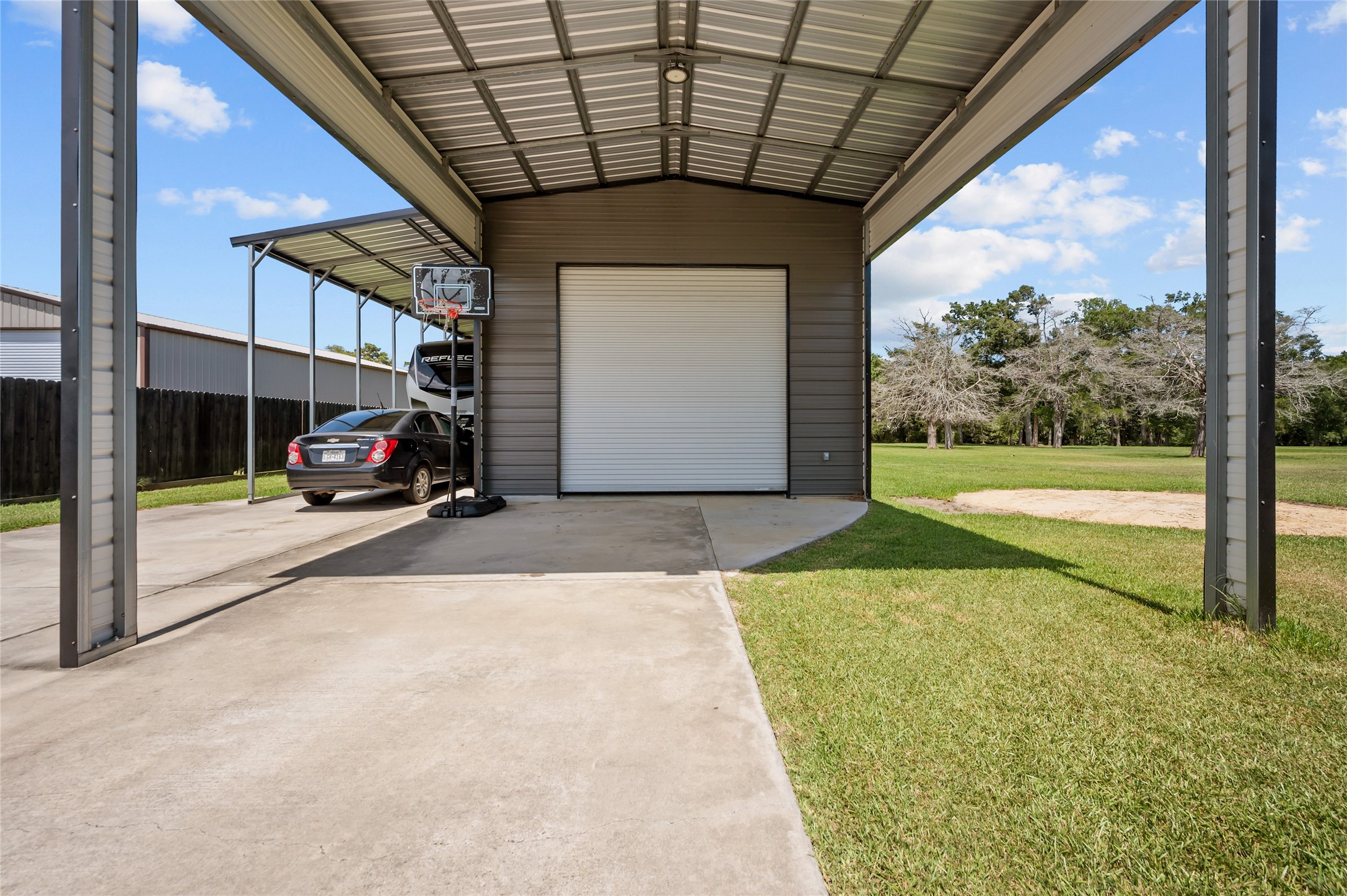 6726 Mulberry Bayou Drive Property Photo 8